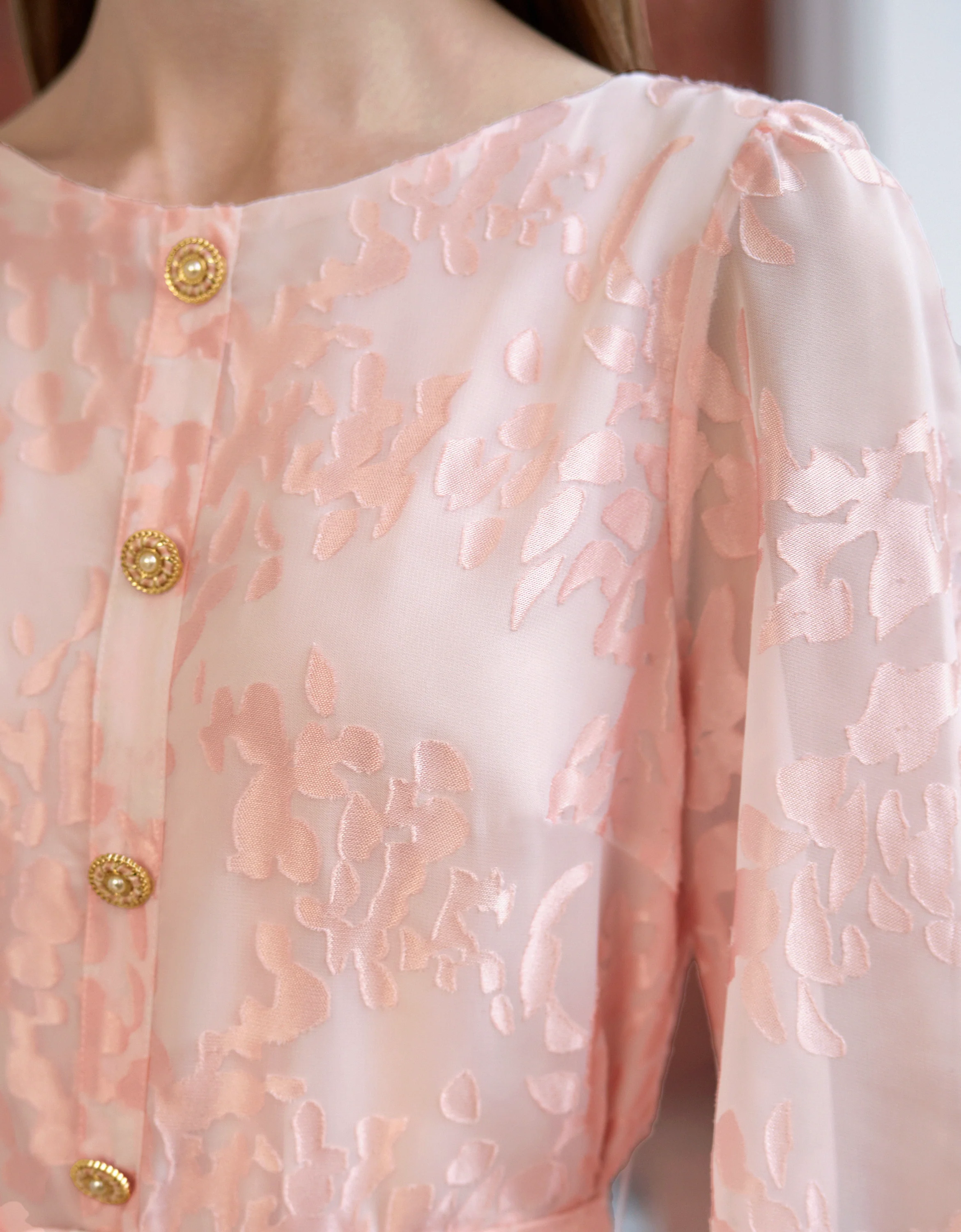 Burnished Fabric 3/4 Sleeve Pleated Dress - Image 5