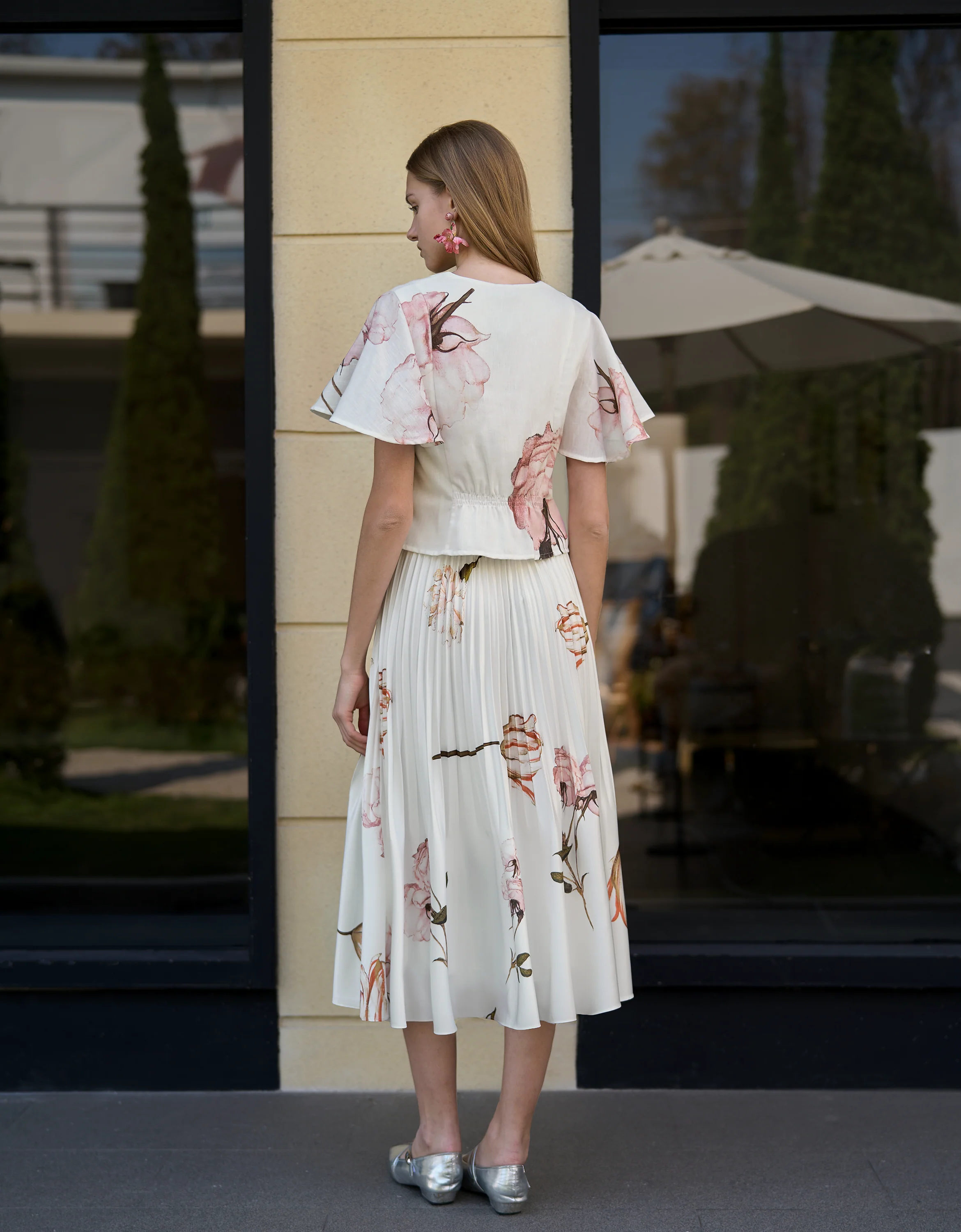 Button Front Ruffled Sleeves V-neck Top - Image 4
