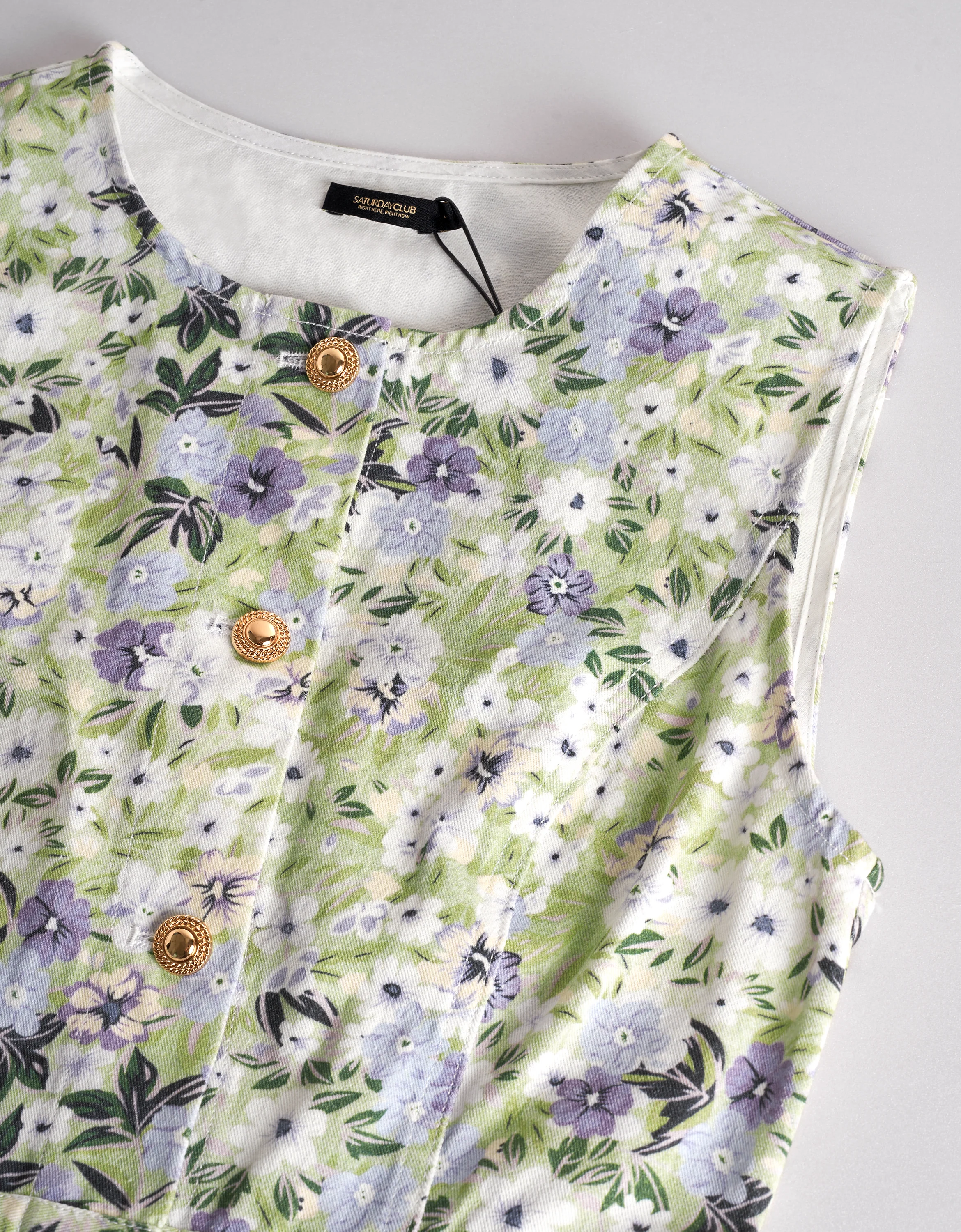 Button Front Sleeveless Floral Dress - Image 10