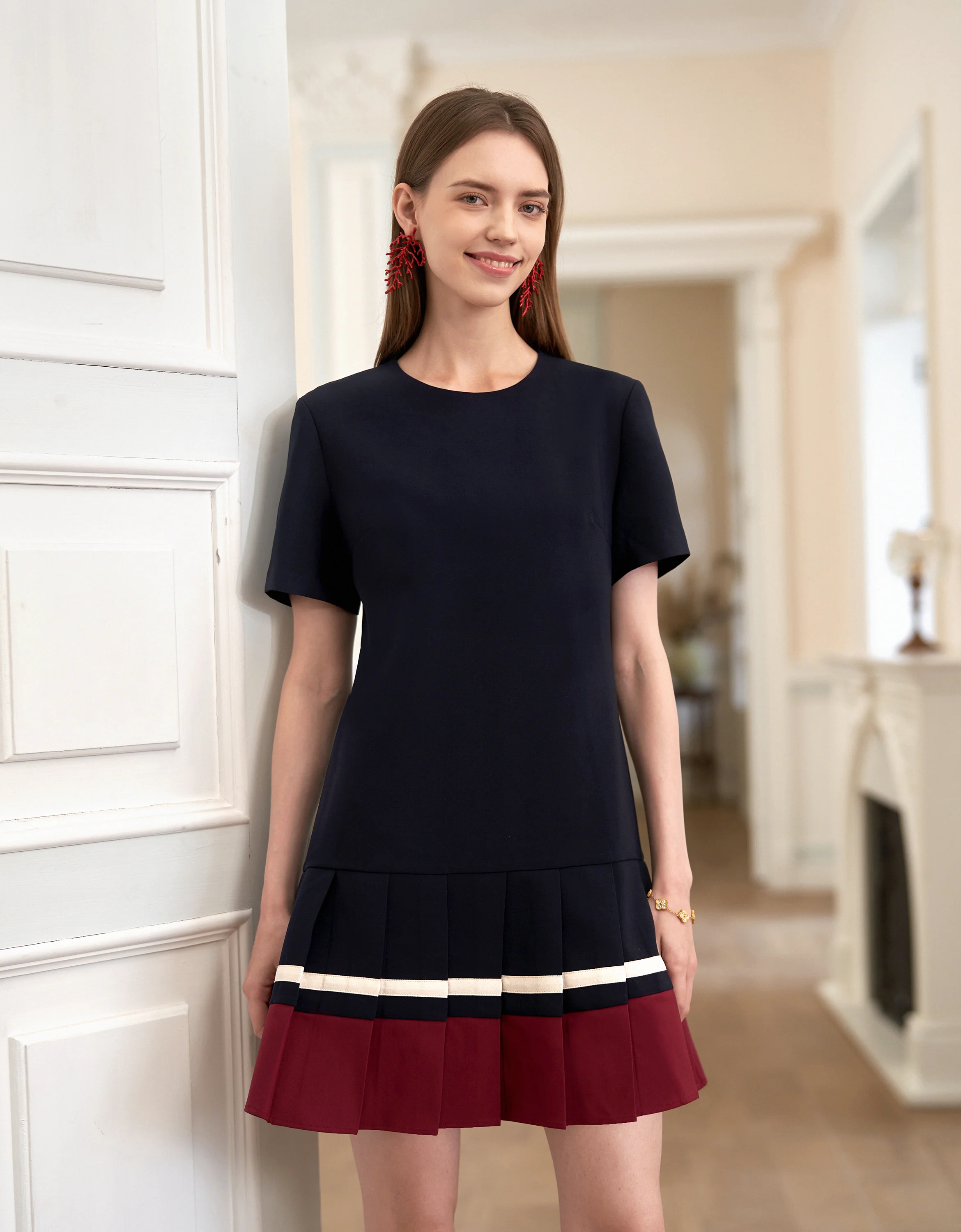 Colorblock Pleated Hem Short Sleeve Dress