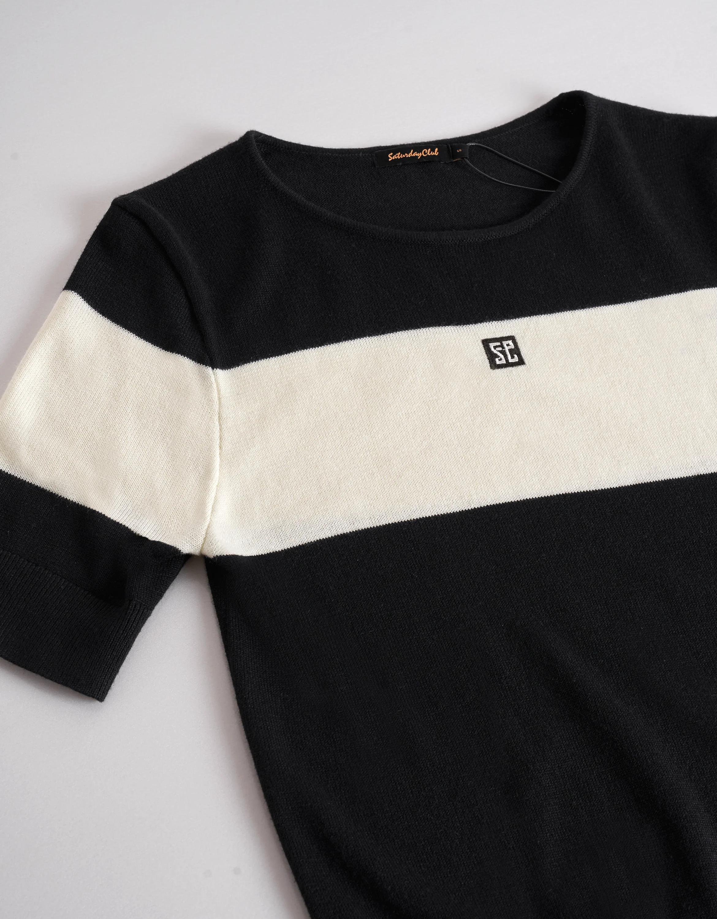 Colorblock Short Sleeve Knitted Logo Top - Image 5