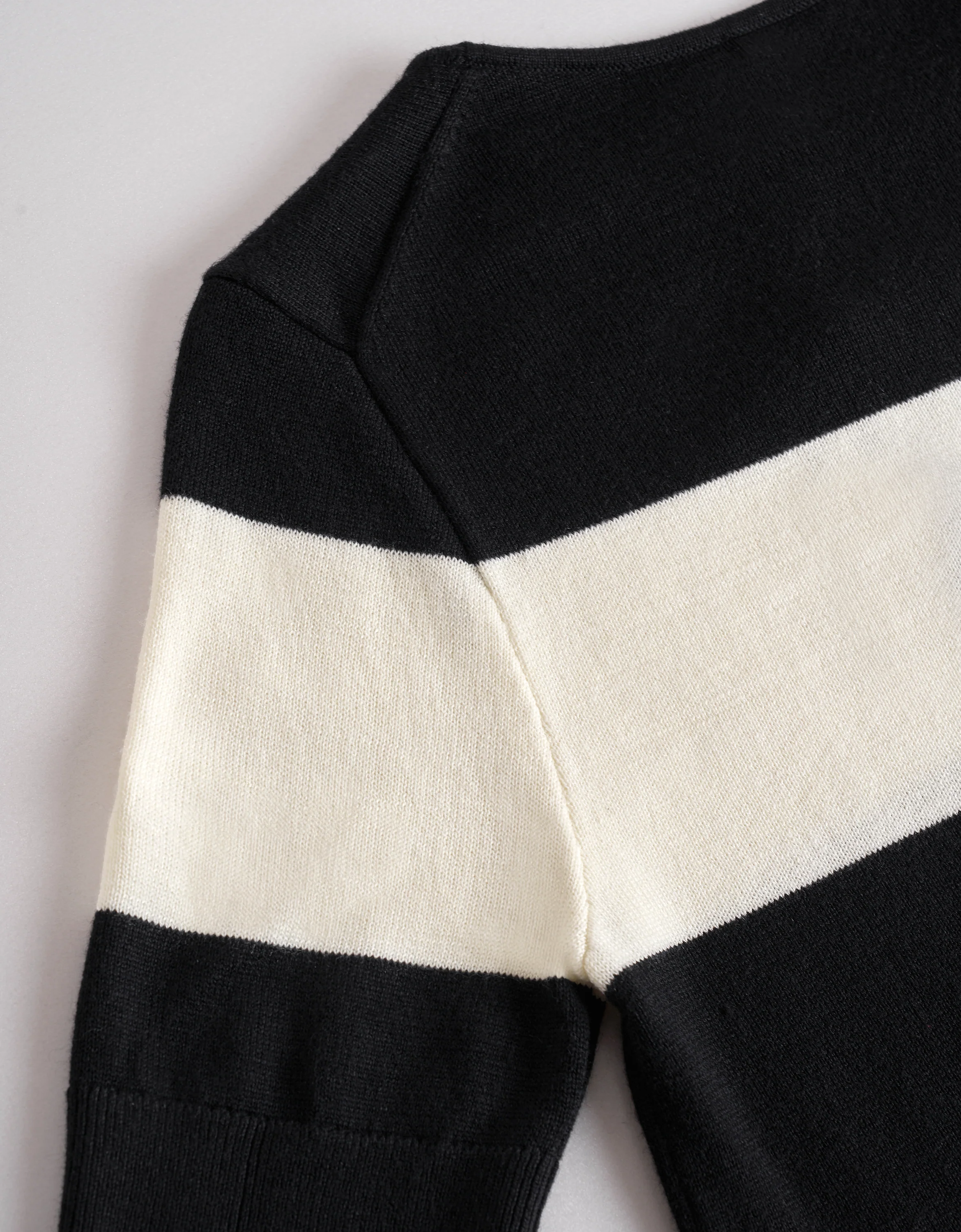 Colorblock Short Sleeve Knitted Logo Top - Image 6