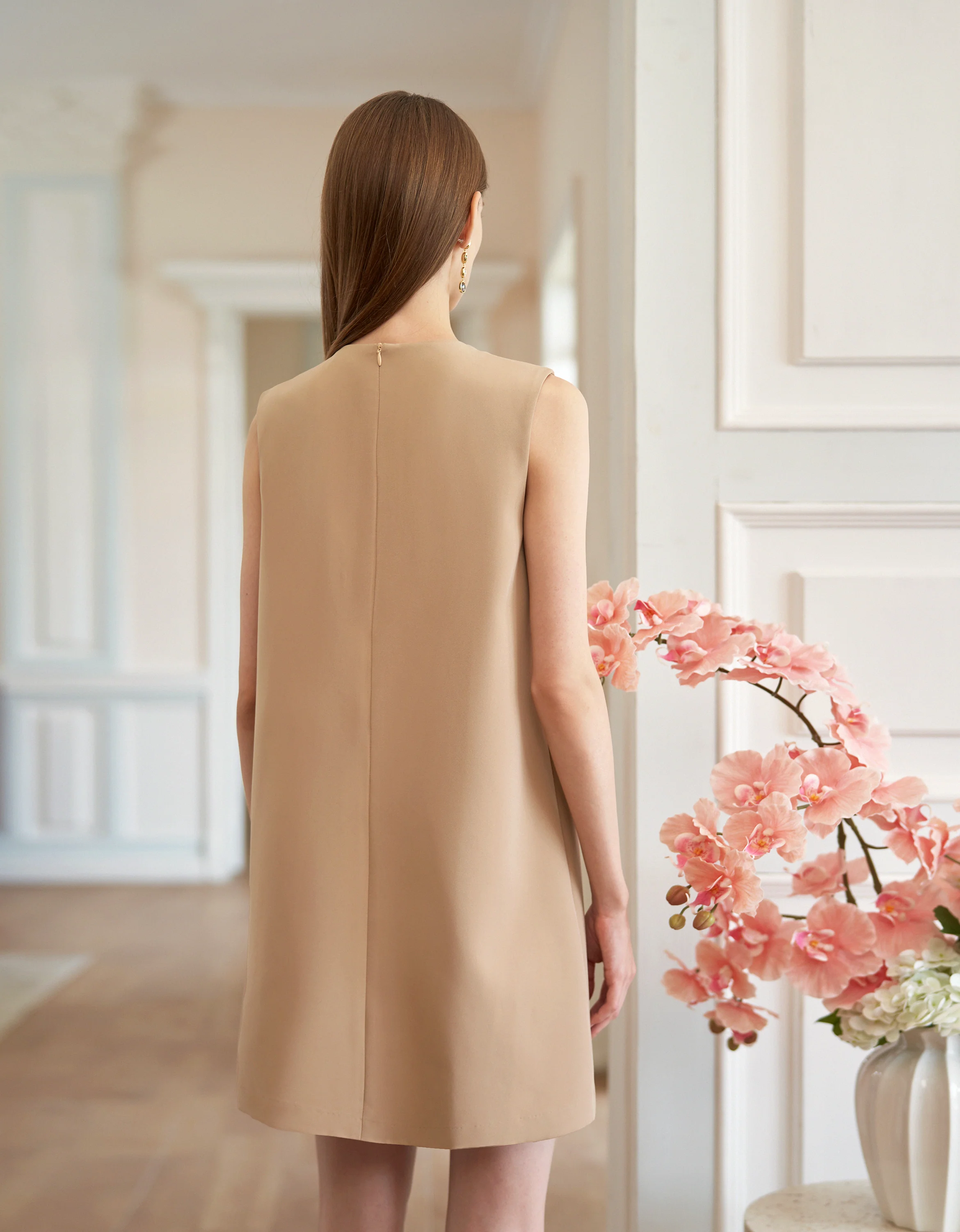 Contrast Pleated Panel Sleeveless Dress - Image 3