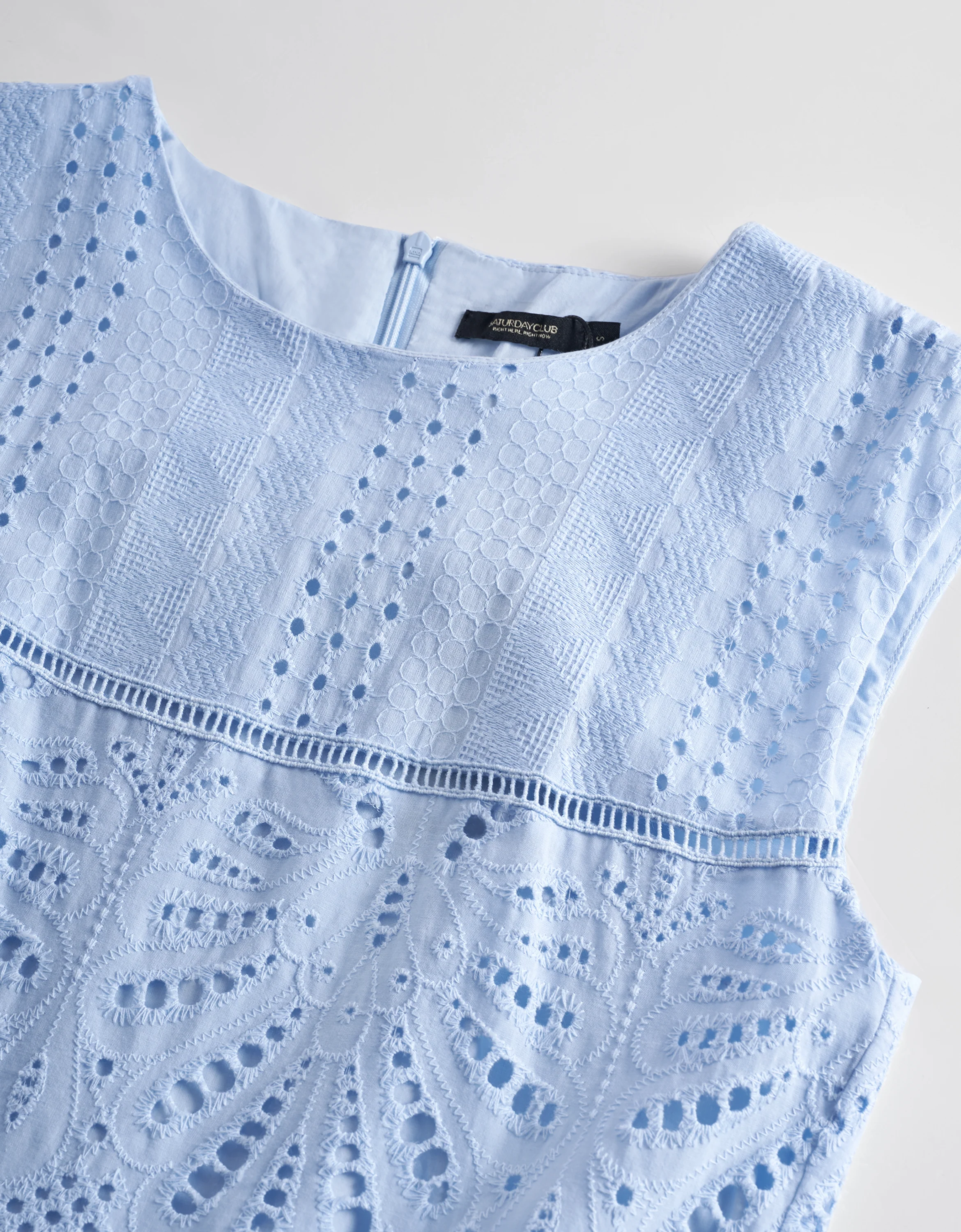 Cutwork Embroidery Pleated Dress - Image 20
