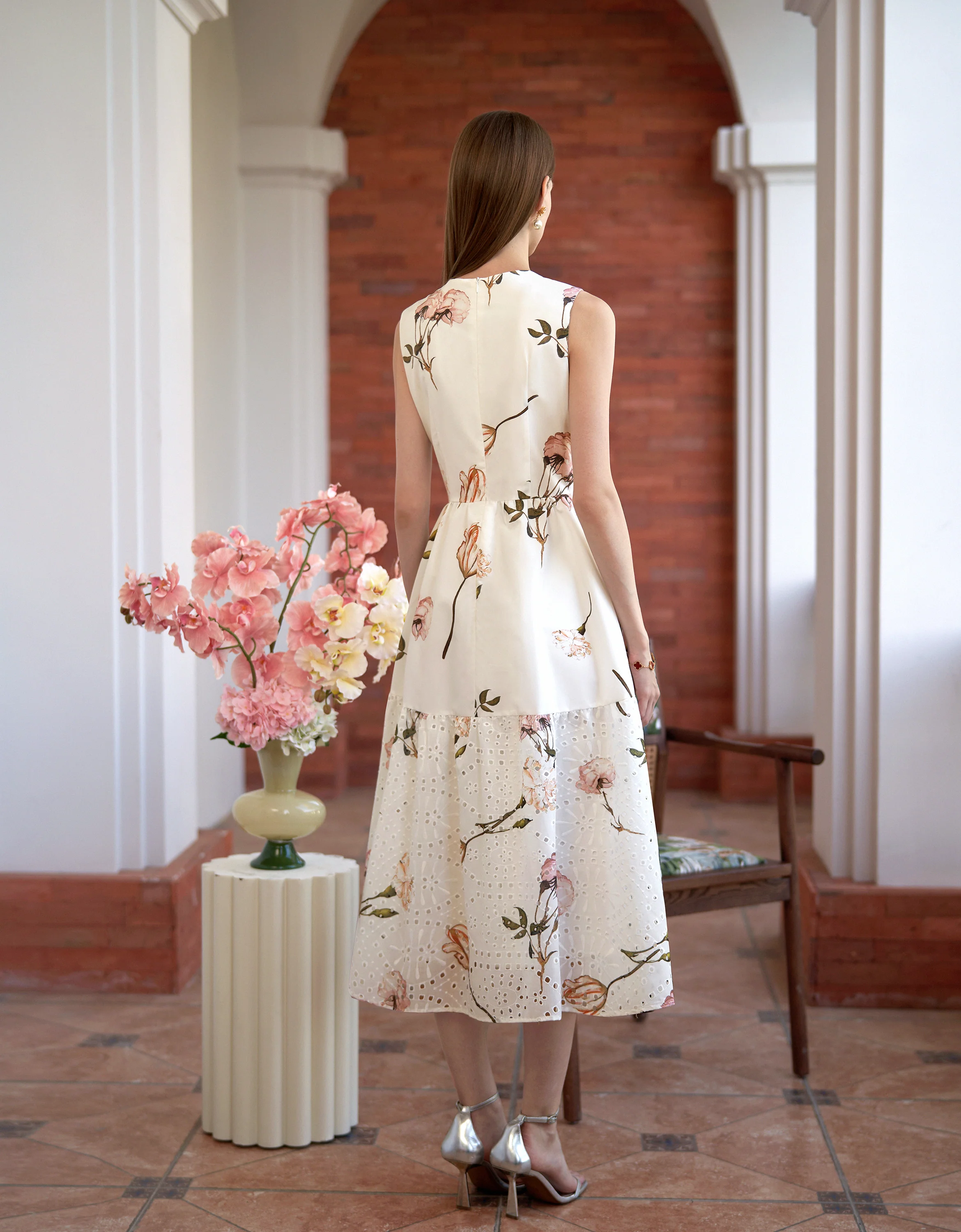 Embroidered Hem Round Neck Sleeveless Dress - Image 4