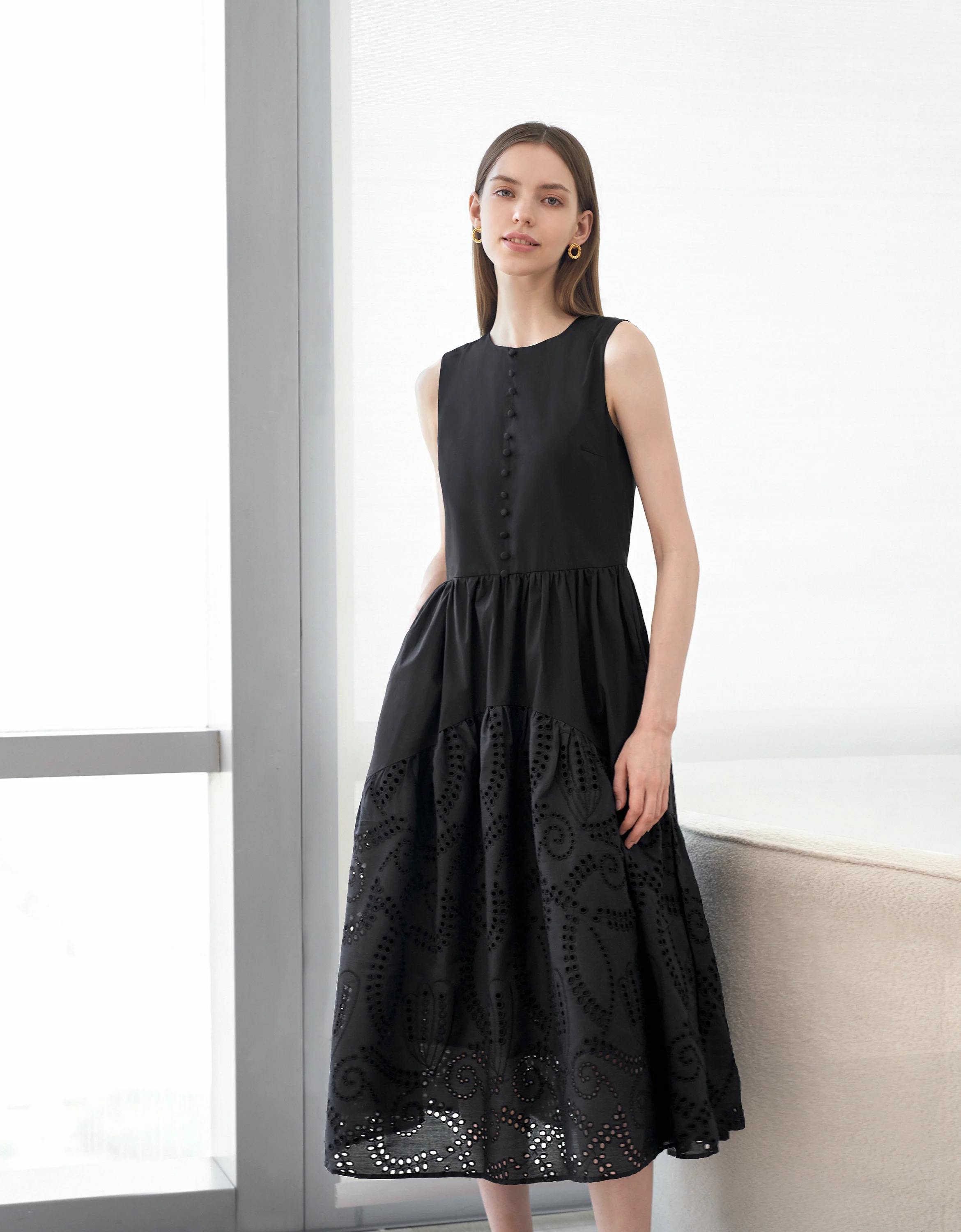 Embroidered Skirt Button Front Sleeveless Dress - Image 9