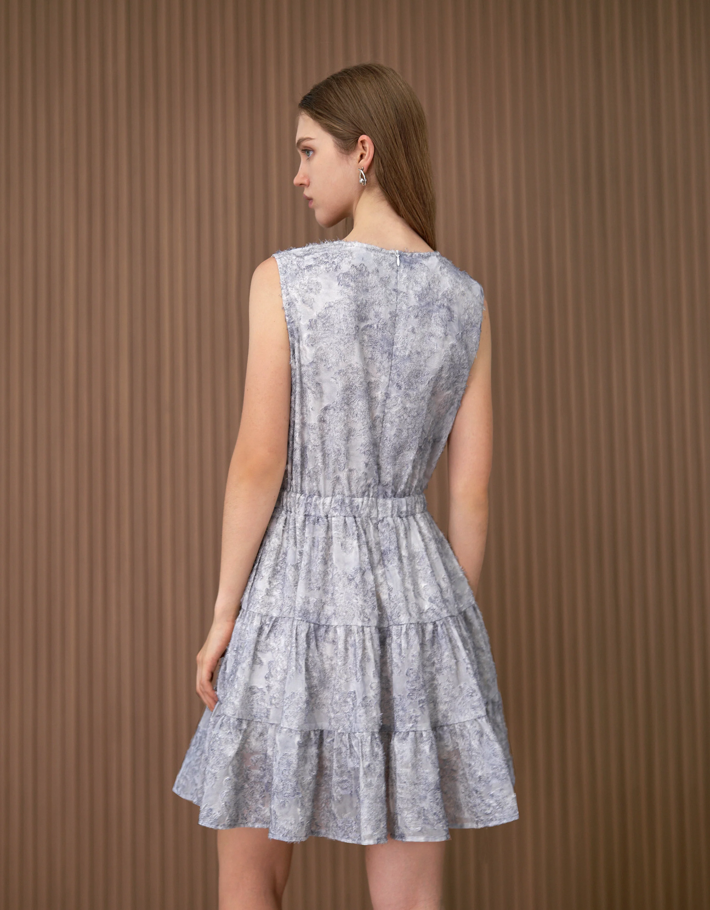 Floral Jacquard Tiered Skirt Sleeveless Dress - Image 5