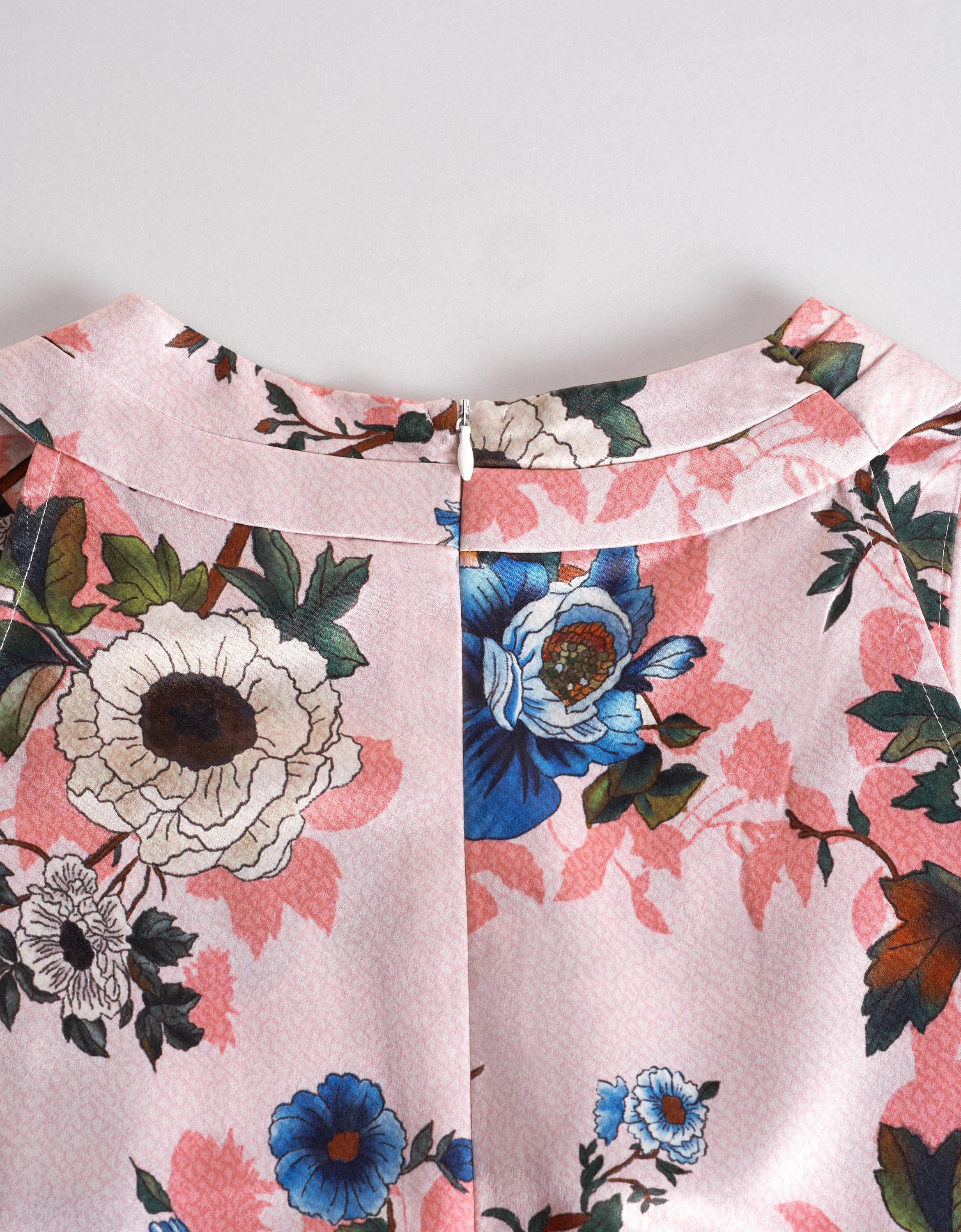 Floral Print Pleated Shoulder V-neck Top - Image 7
