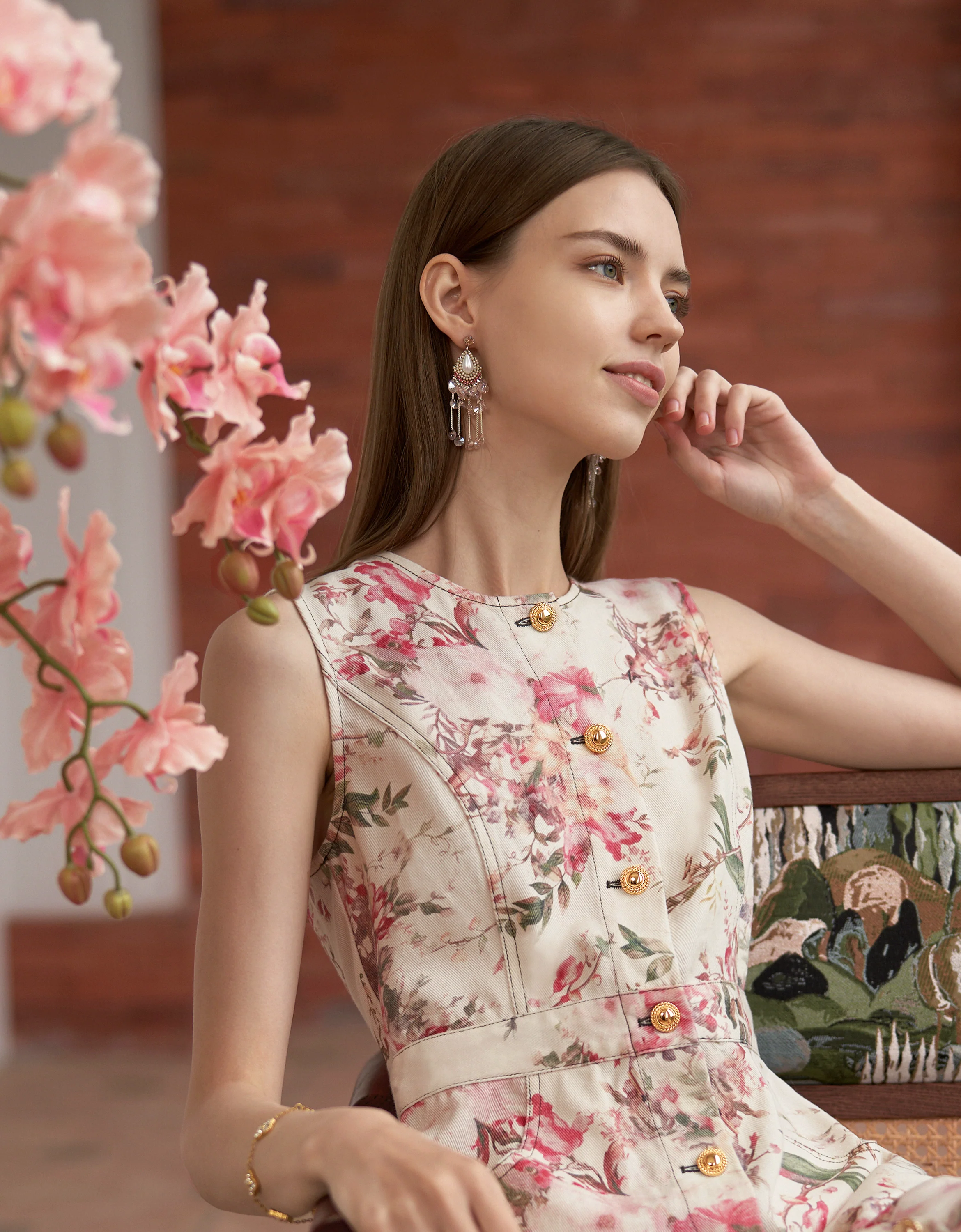 Floral Print Round Neck Sleeveless Denim Dress - Image 4
