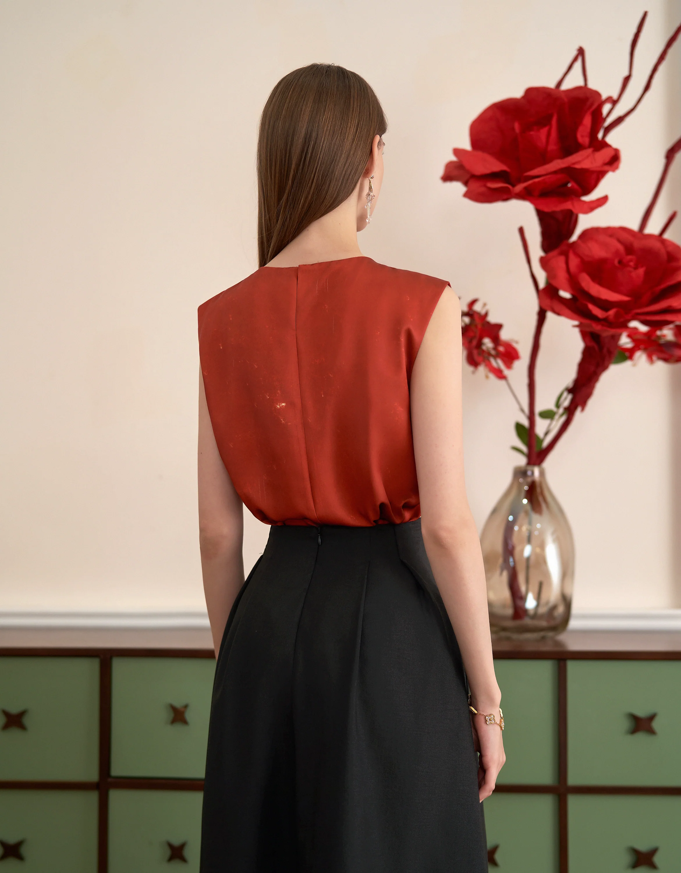 Floral Print Round Neck Sleeveless Top - Image 3
