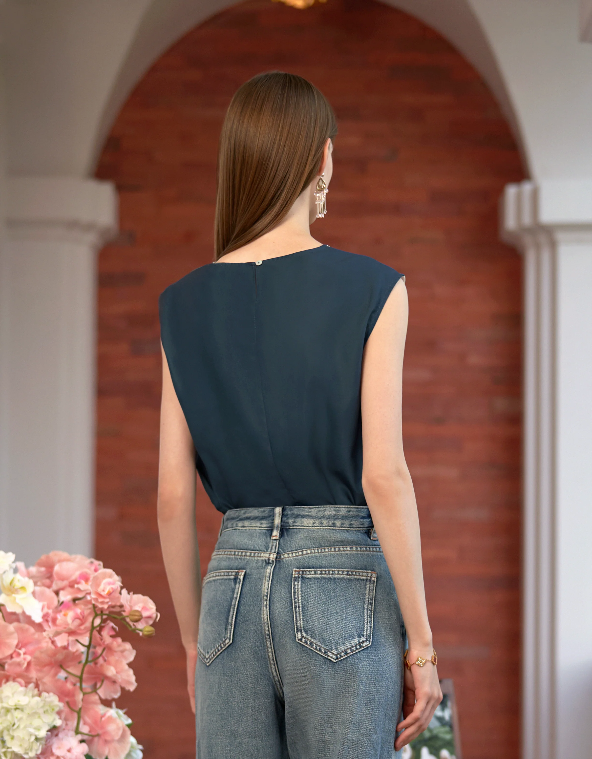 Gradient Print Round Neck Sleeveless Top - Image 16