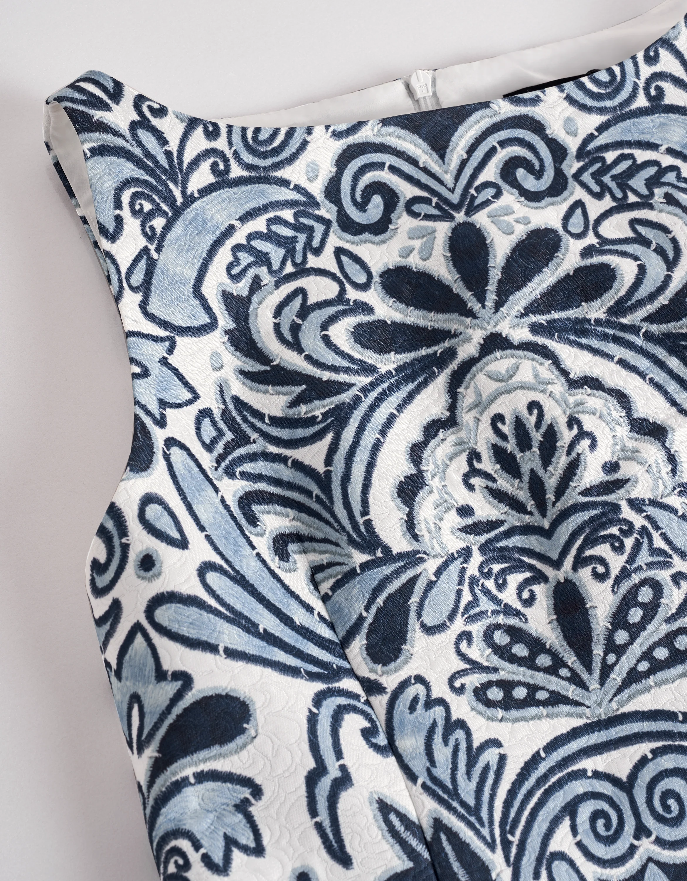 Jacquard Art Print Sleeveless Top - Image 5