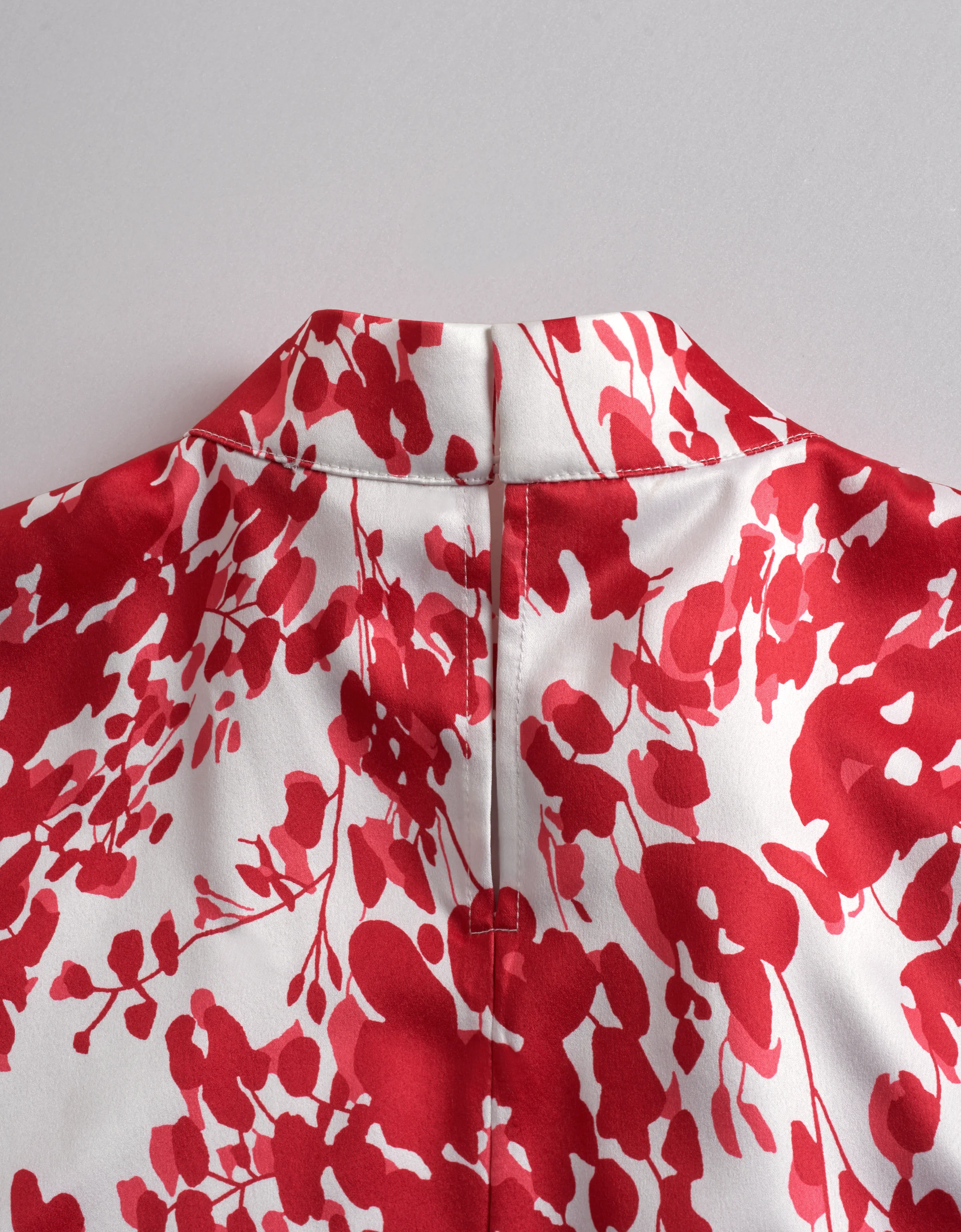 Knot Collar Floral Print Top - Image 7