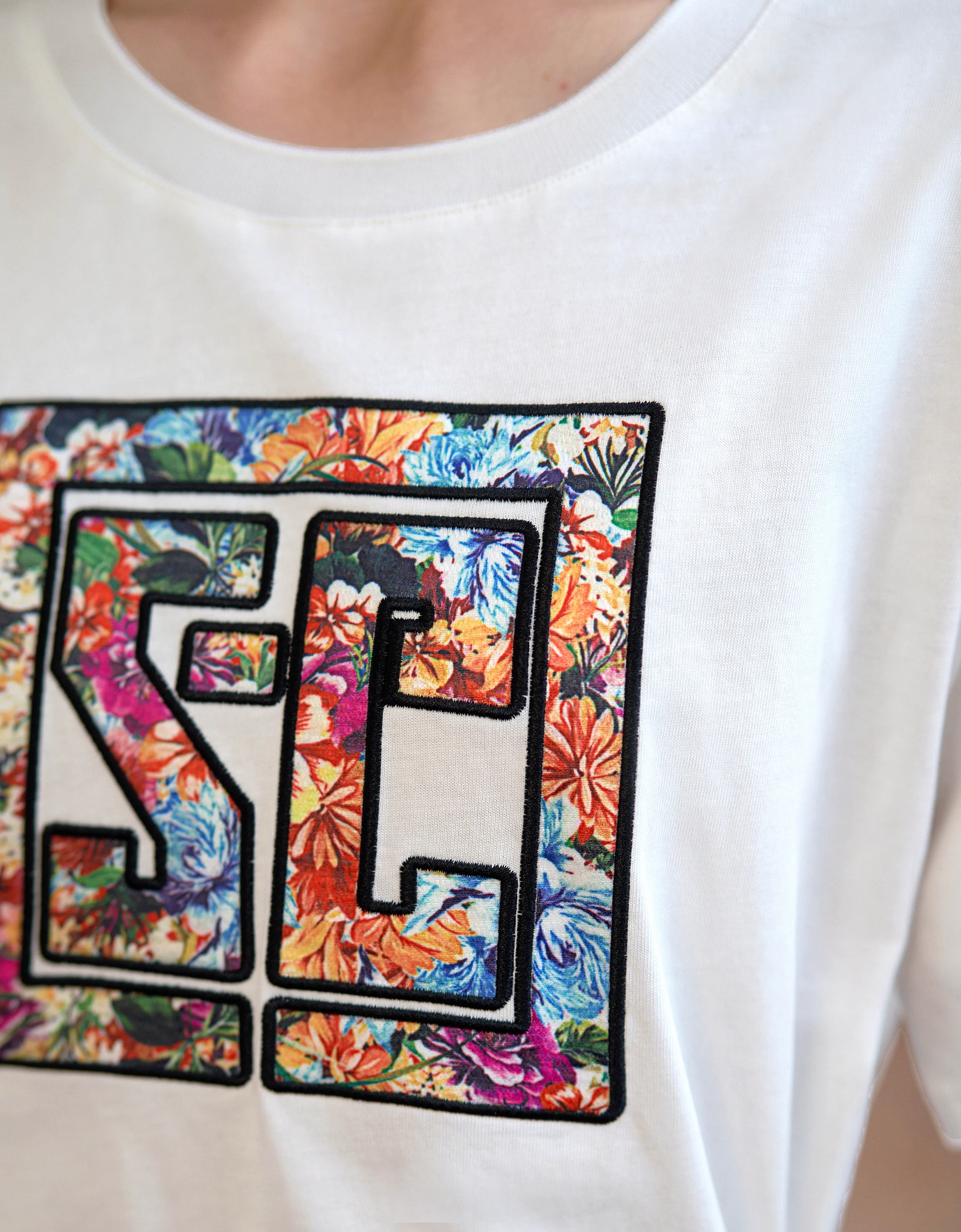 Logo Print Appliqué T-Shirt - Image 4