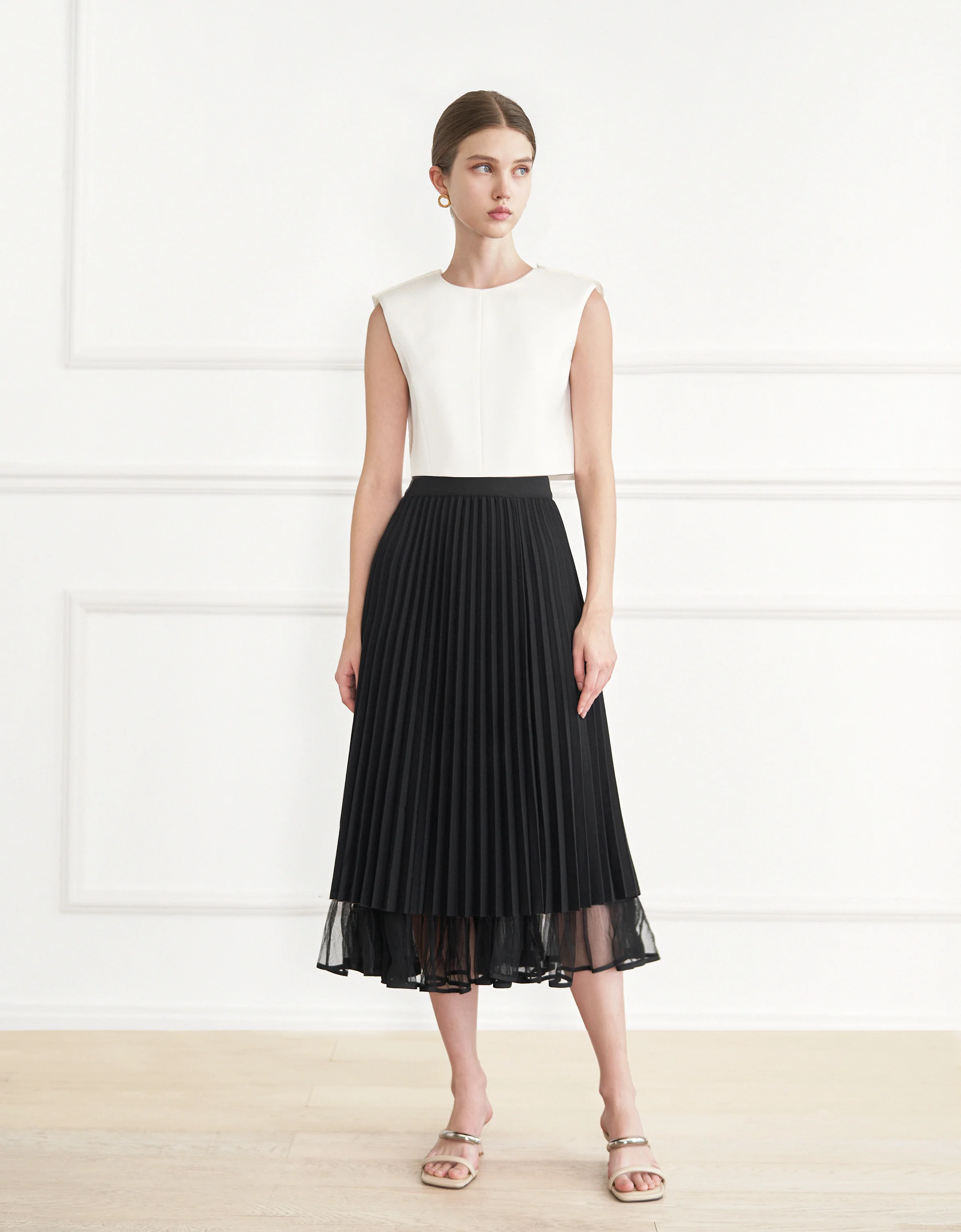 Mesh Layer Reversible Pleated A-line Skirt - Image 2