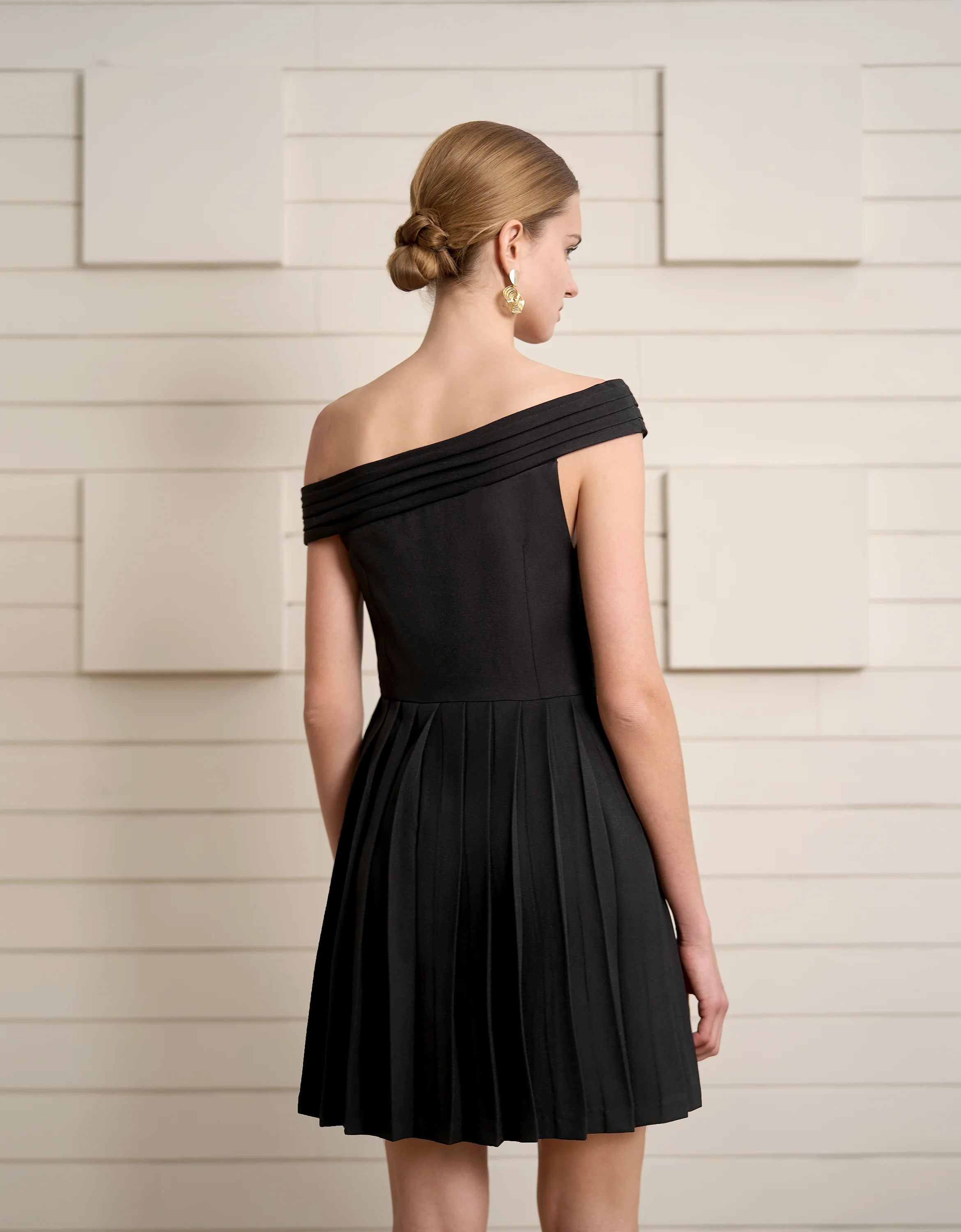 Off-shoulder Pleated Dress - Image 4