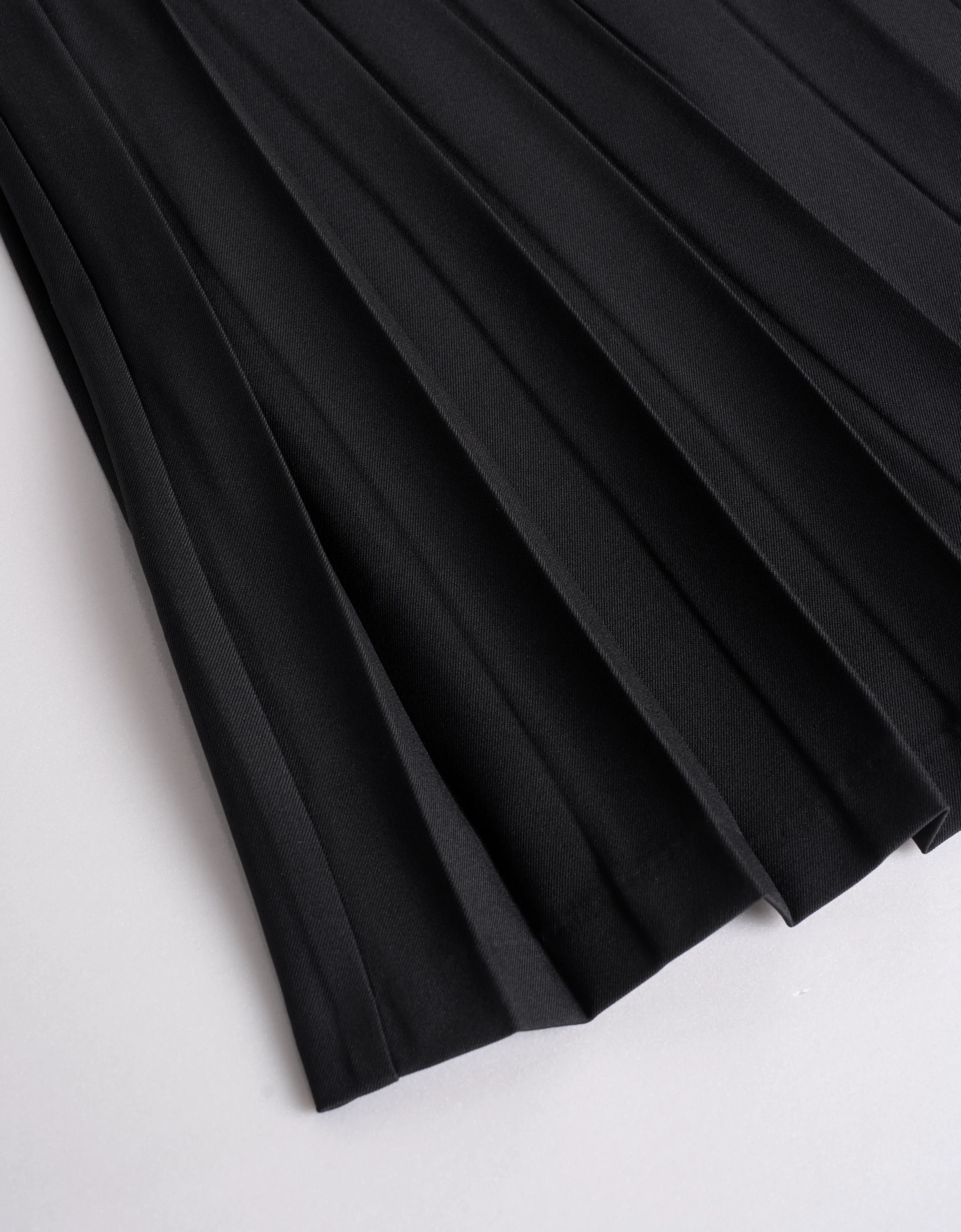 Off-shoulder Pleated Dress - Image 7