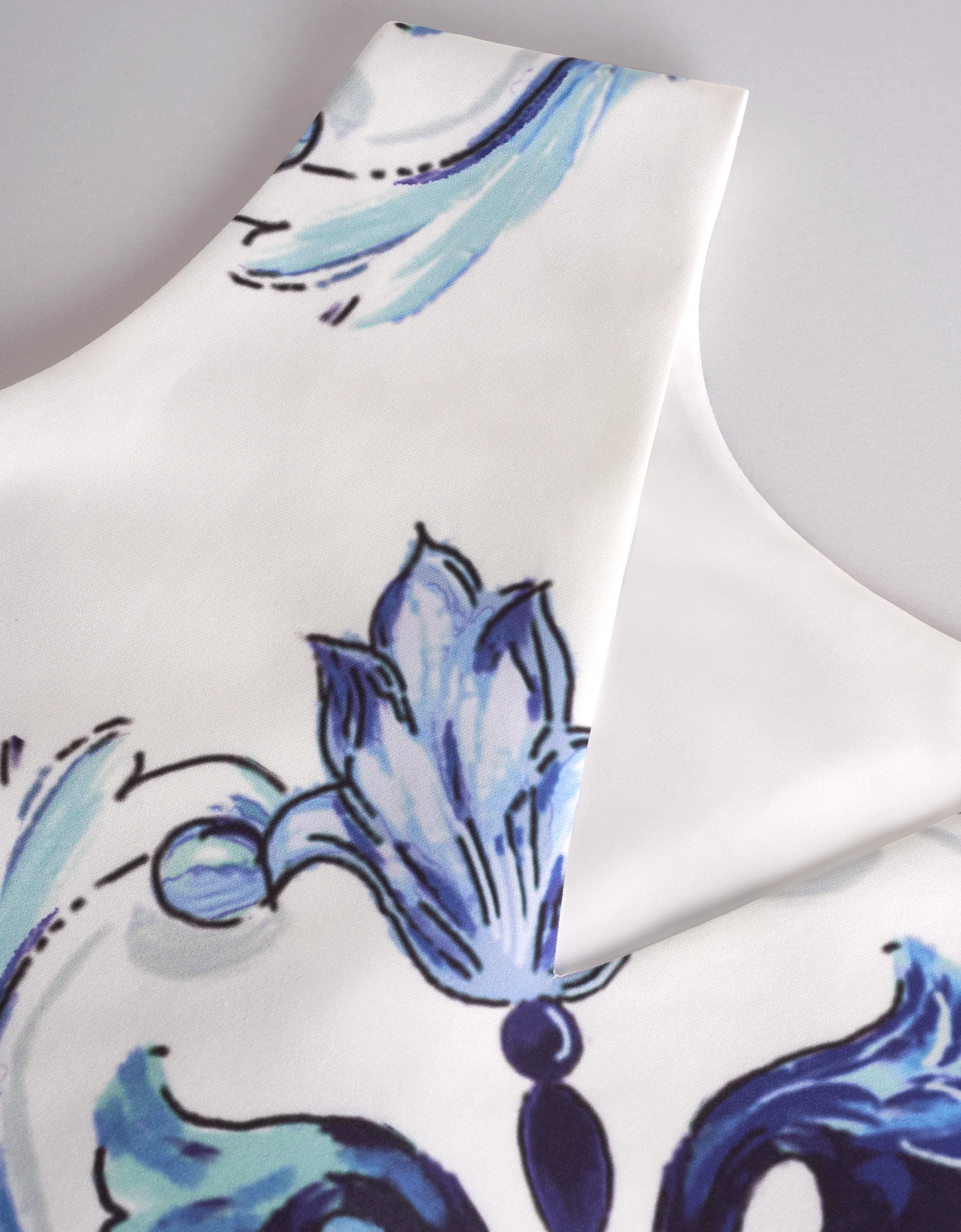 Porcelain Art Print Sleeveless Round Neck Top - Image 7