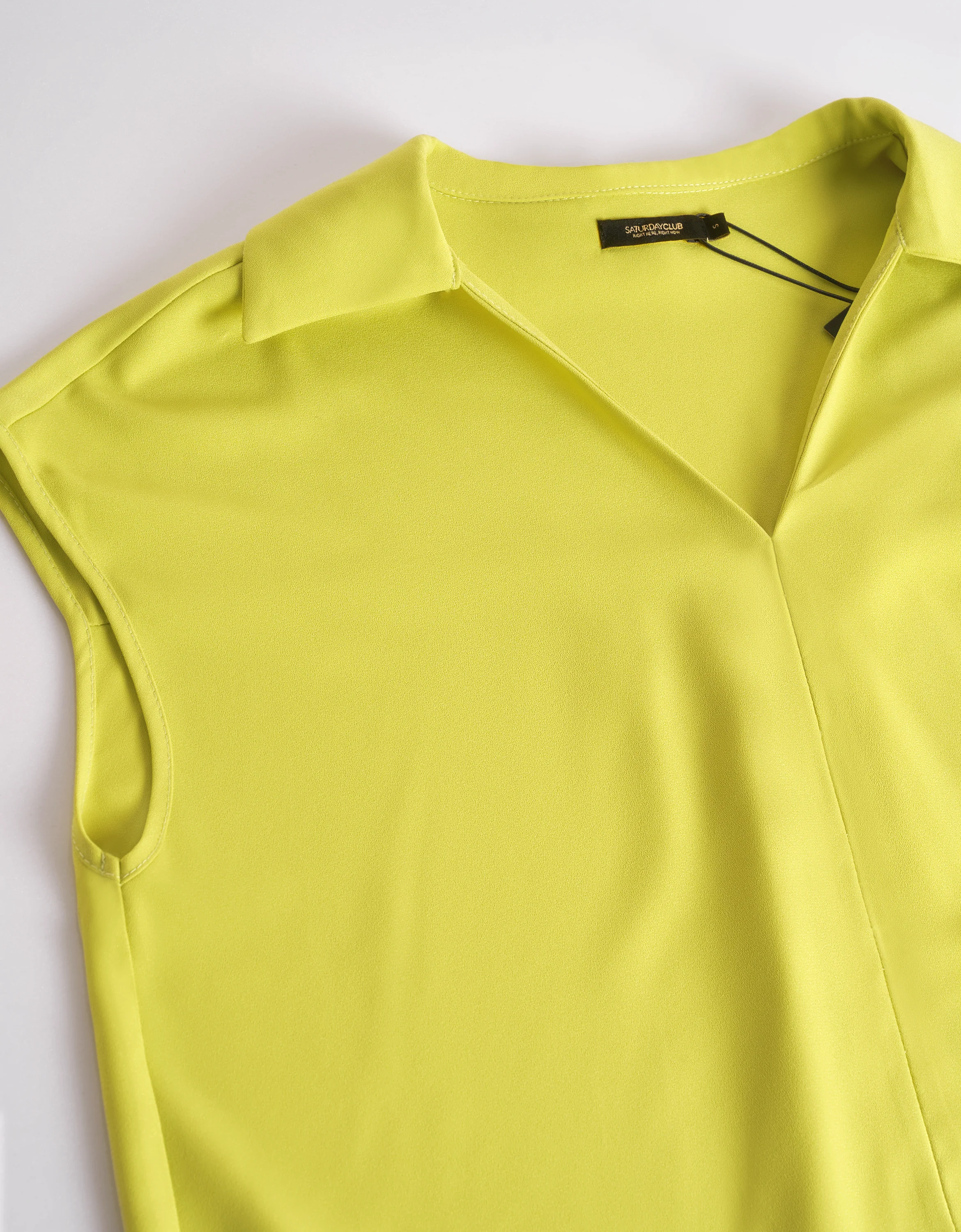 Raglan Sleeves Collared V-neck Top - Image 4