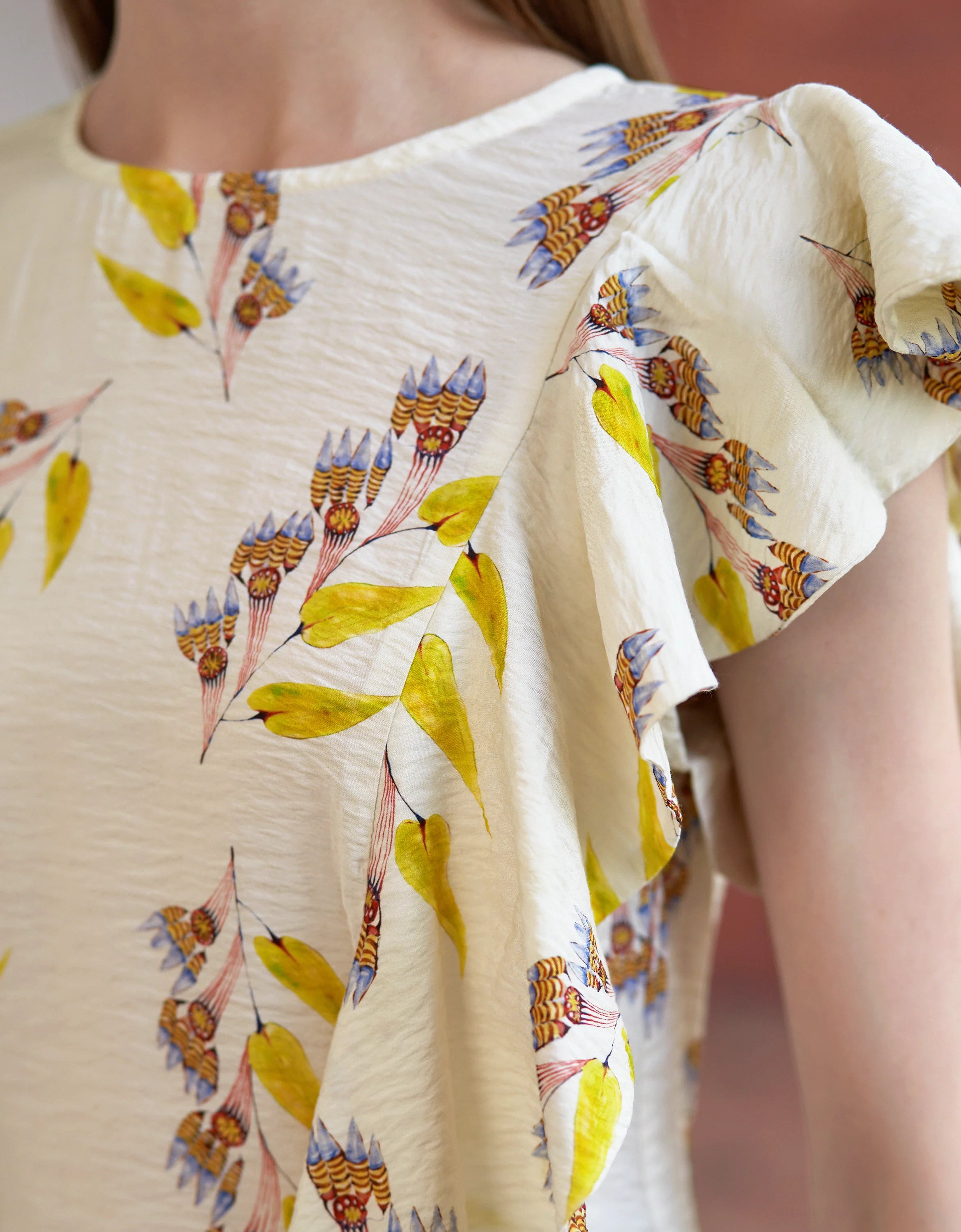 Round Neck Ruffle Sleeve Printed Top - Image 5