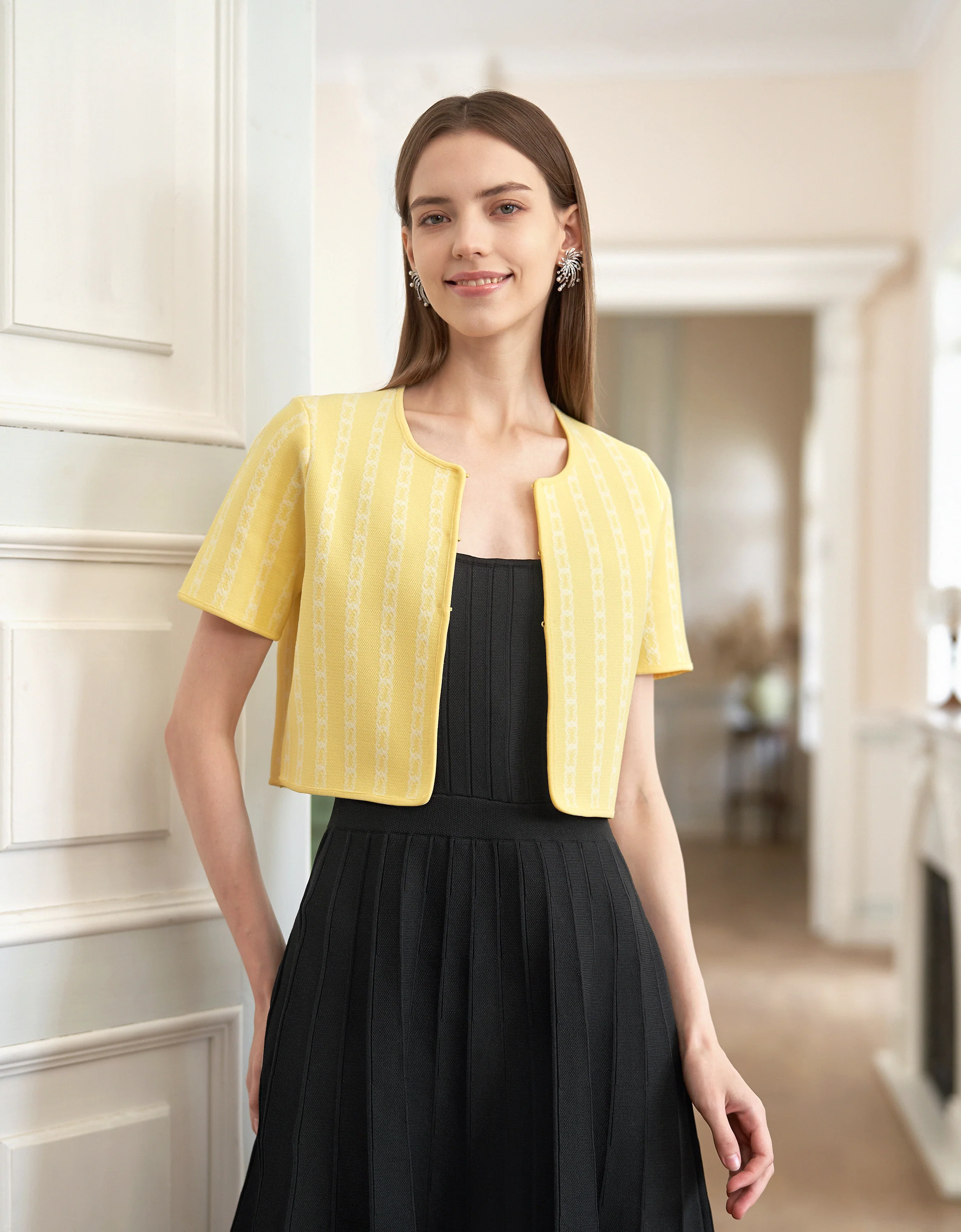 Round Neck Short Sleeve Knitted Jacket - Image 5
