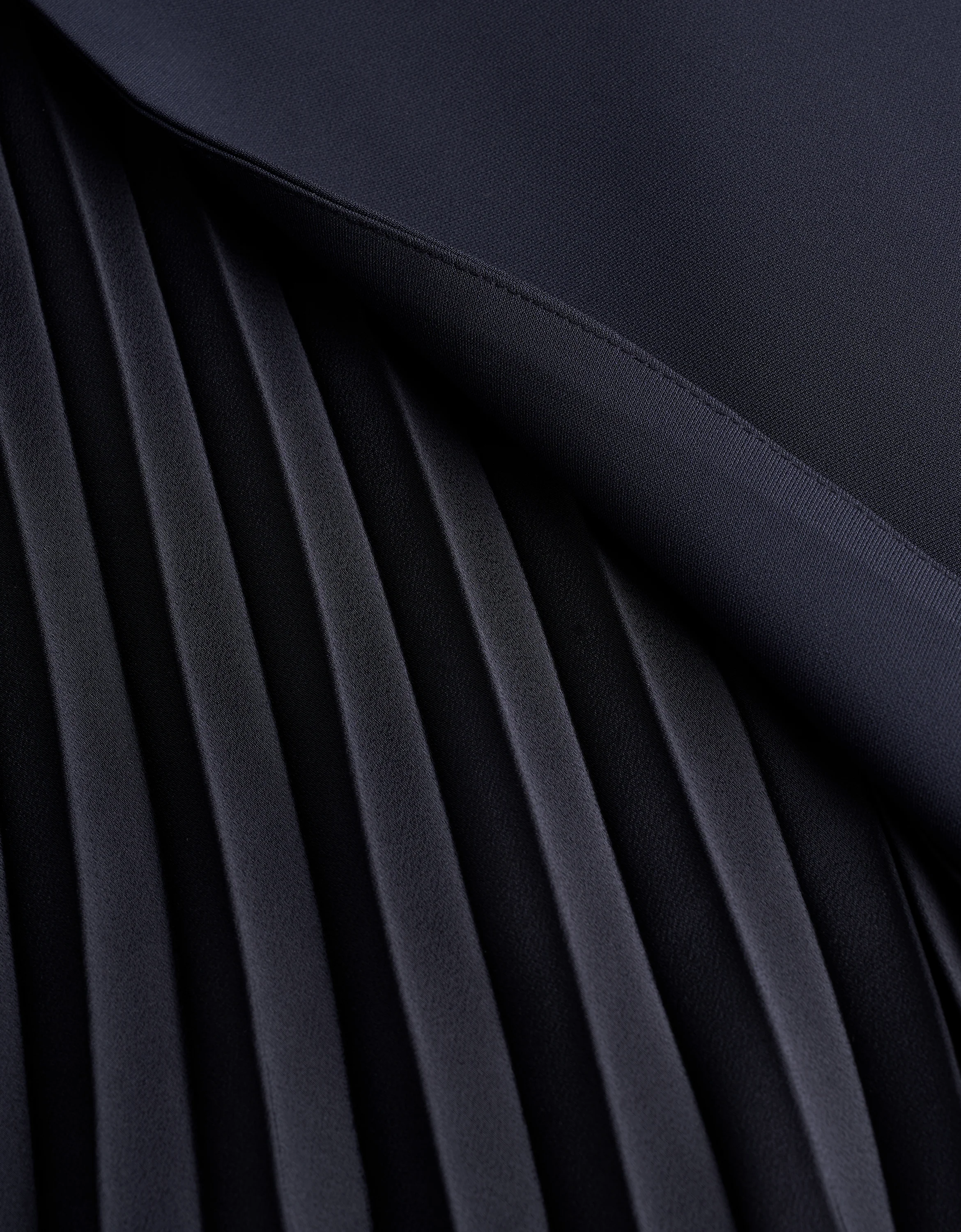 Round Neck Sleeveless Asymmetric Pleated Dress - Image 7