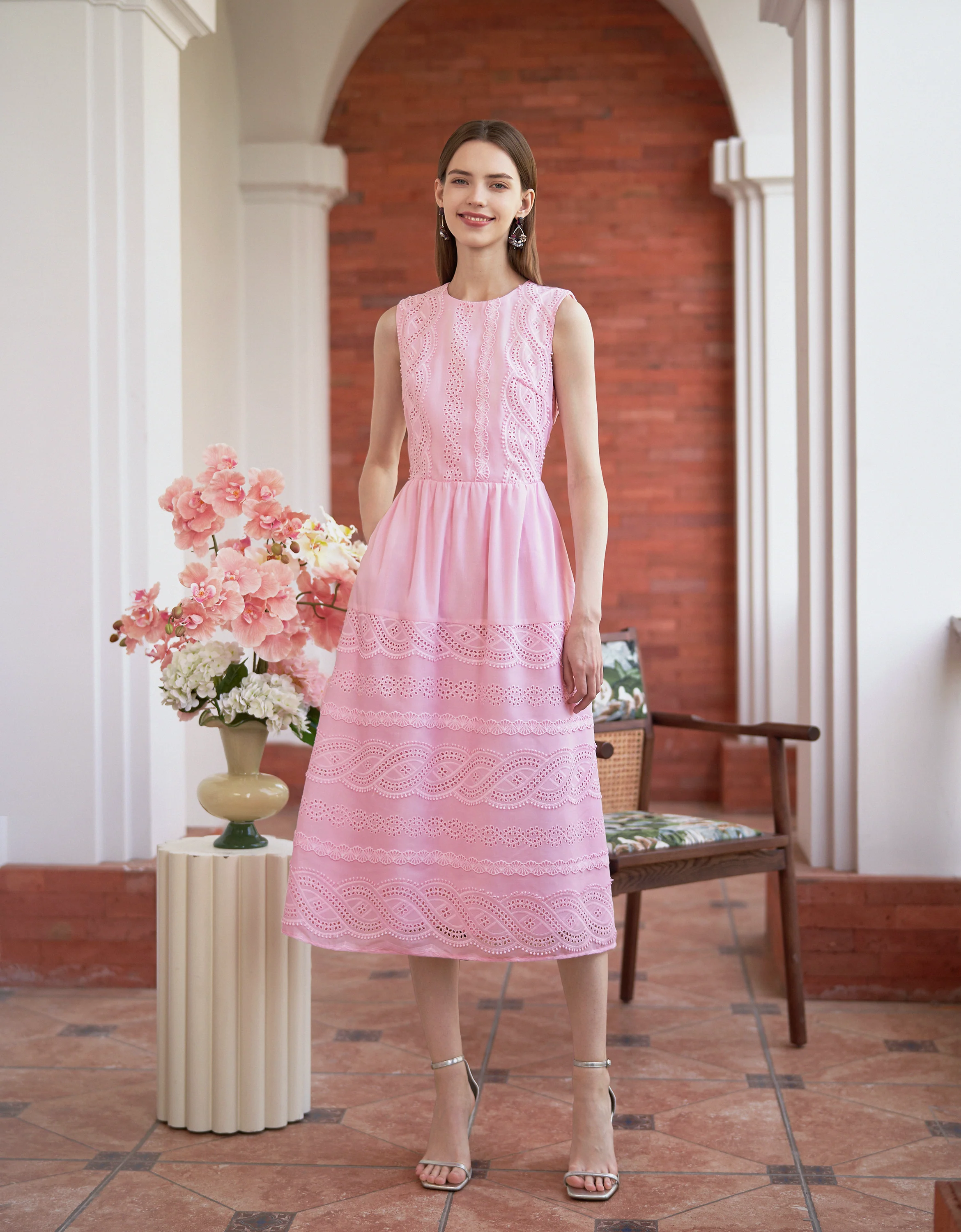 Round Neck Sleeveless Embroidered Midi Dress - Image 2