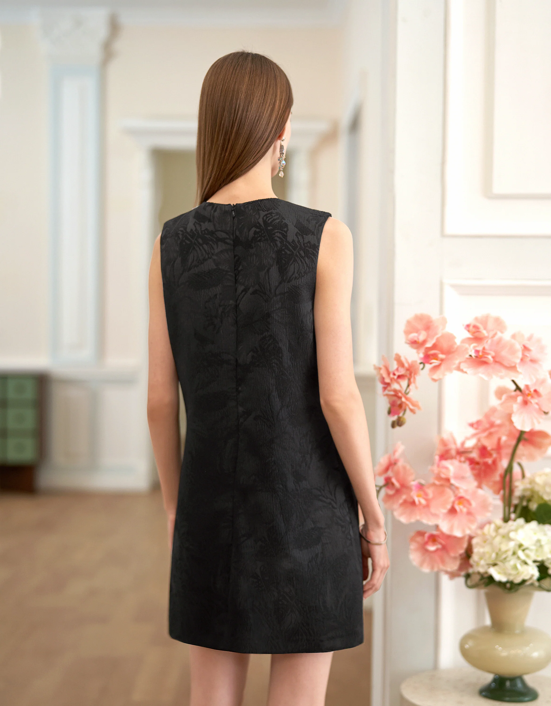 Round Neck Sleeveless Jacquard Dress - Image 3