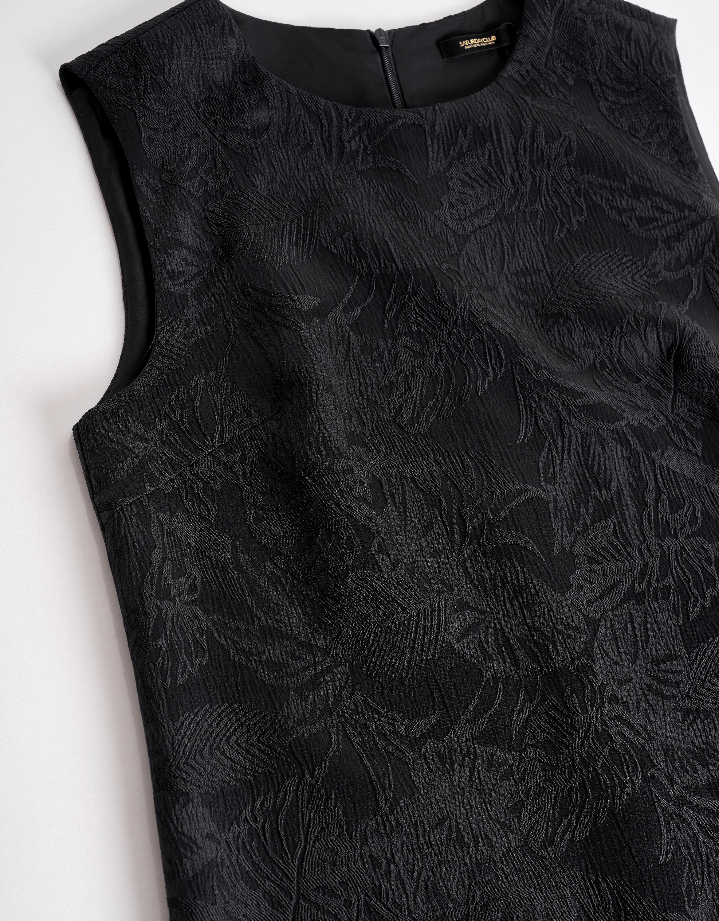 Round Neck Sleeveless Jacquard Dress - Image 5