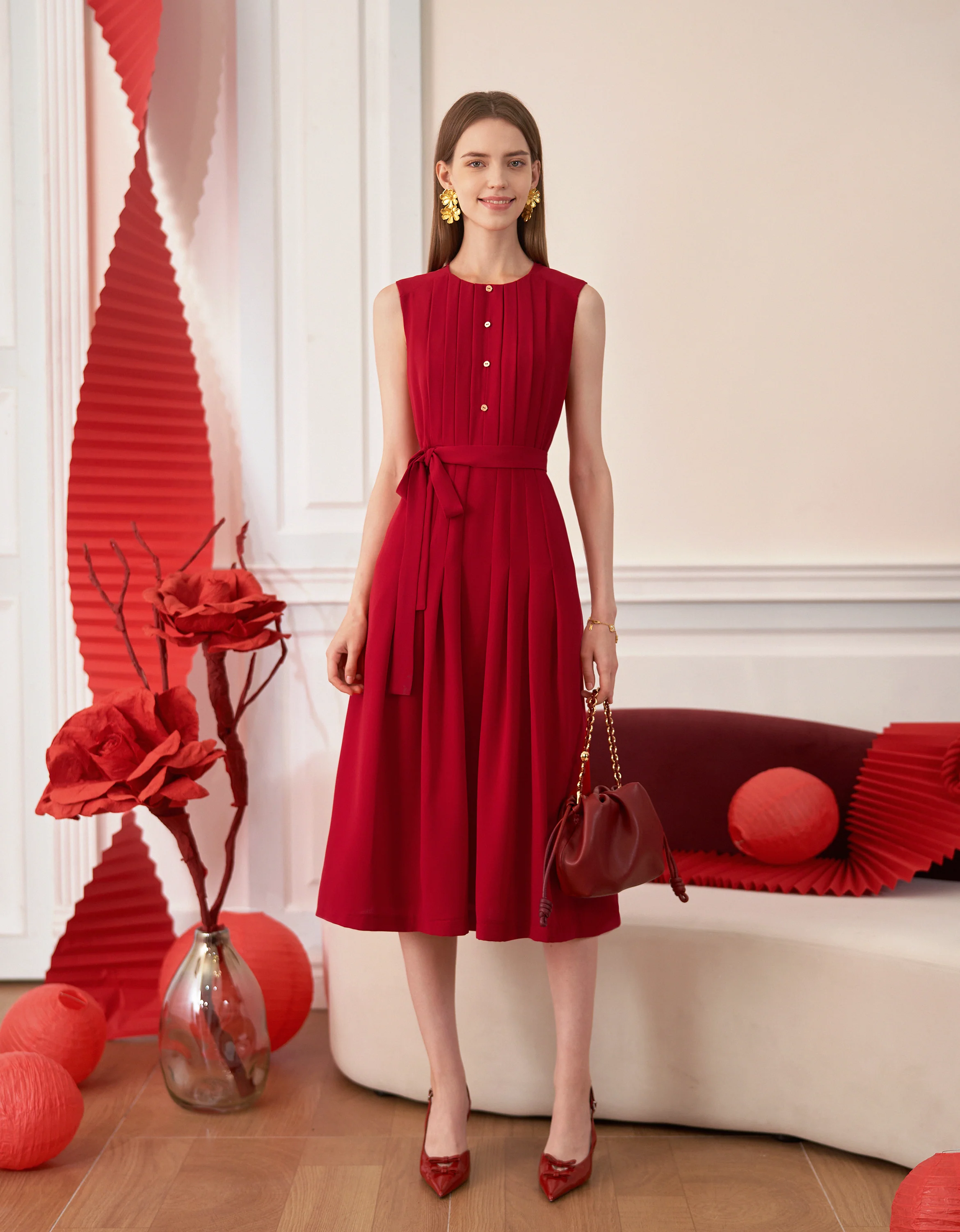 Round Neck Sleeveless Pleated Dress