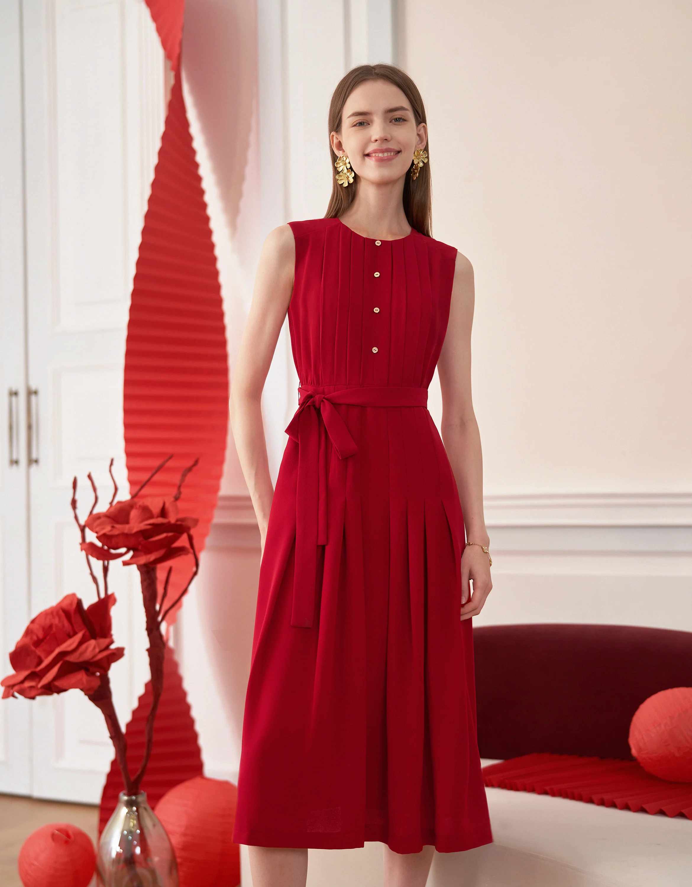 Round Neck Sleeveless Pleated Dress - Image 2
