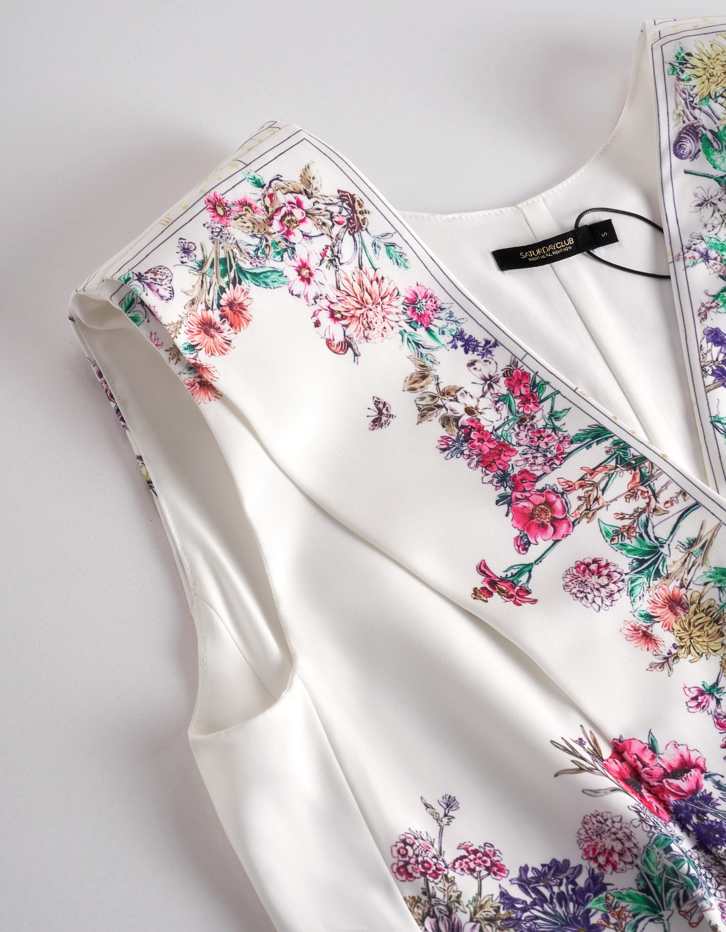 Ruffled Hem Sleeveless Floral Cropped Top - Image 5