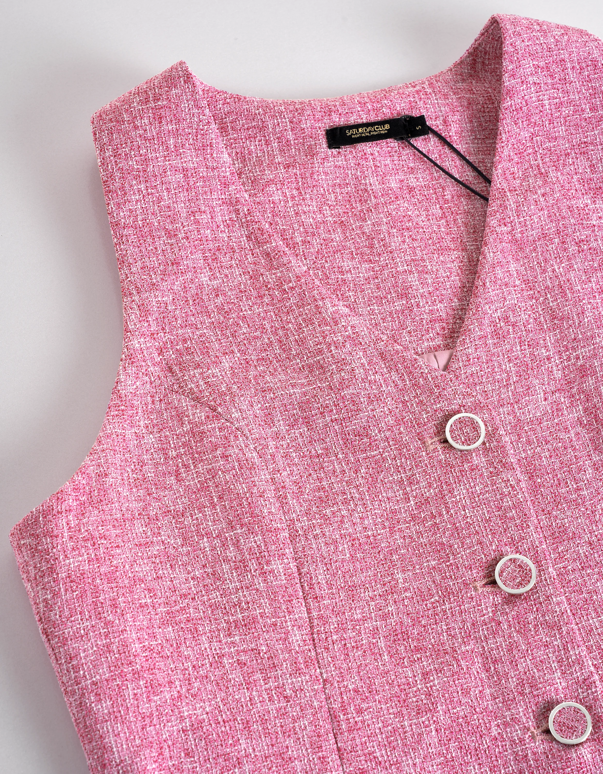 Single-breasted Textured Sleeveless Vest - Image 6