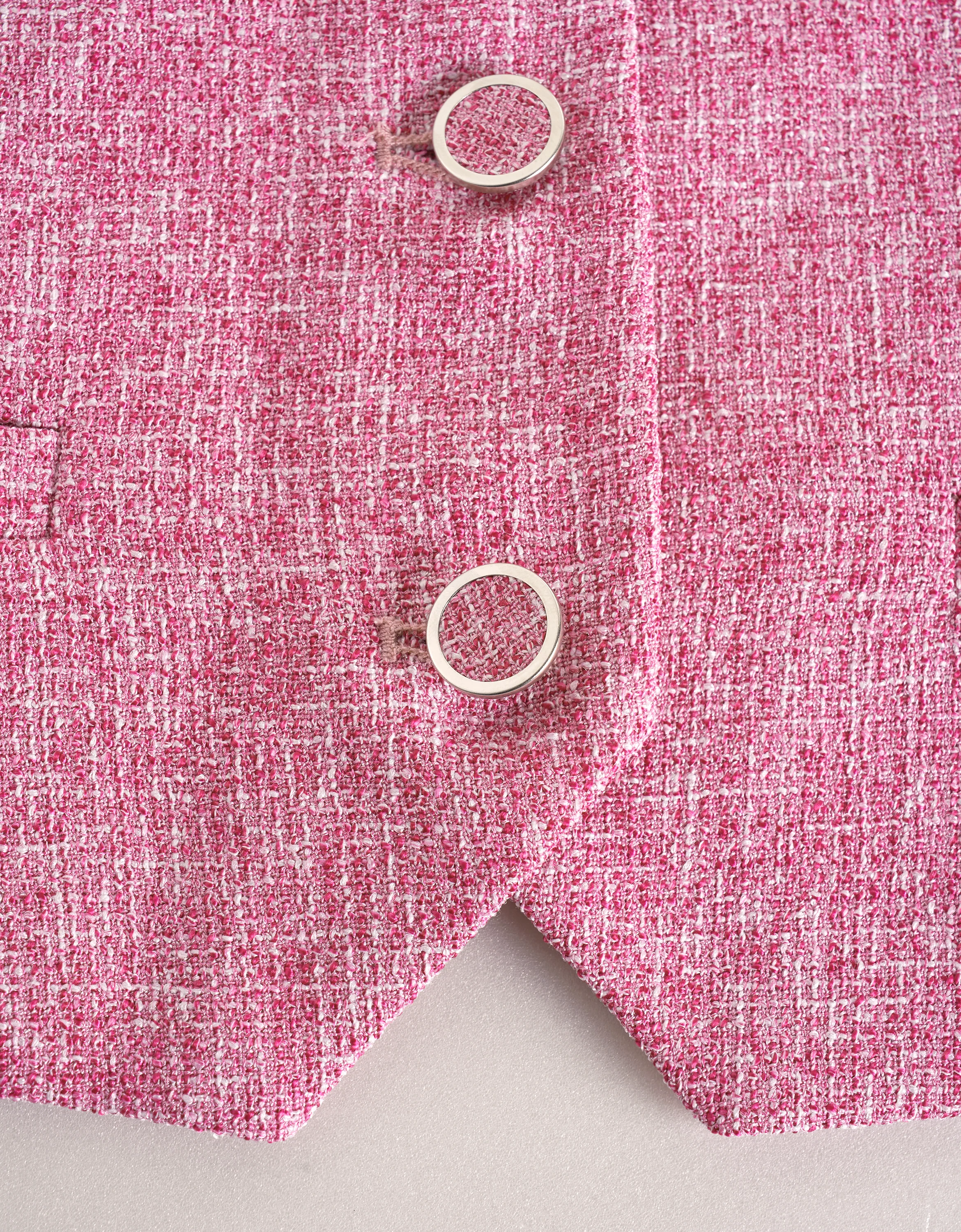 Single-breasted Textured Sleeveless Vest - Image 8