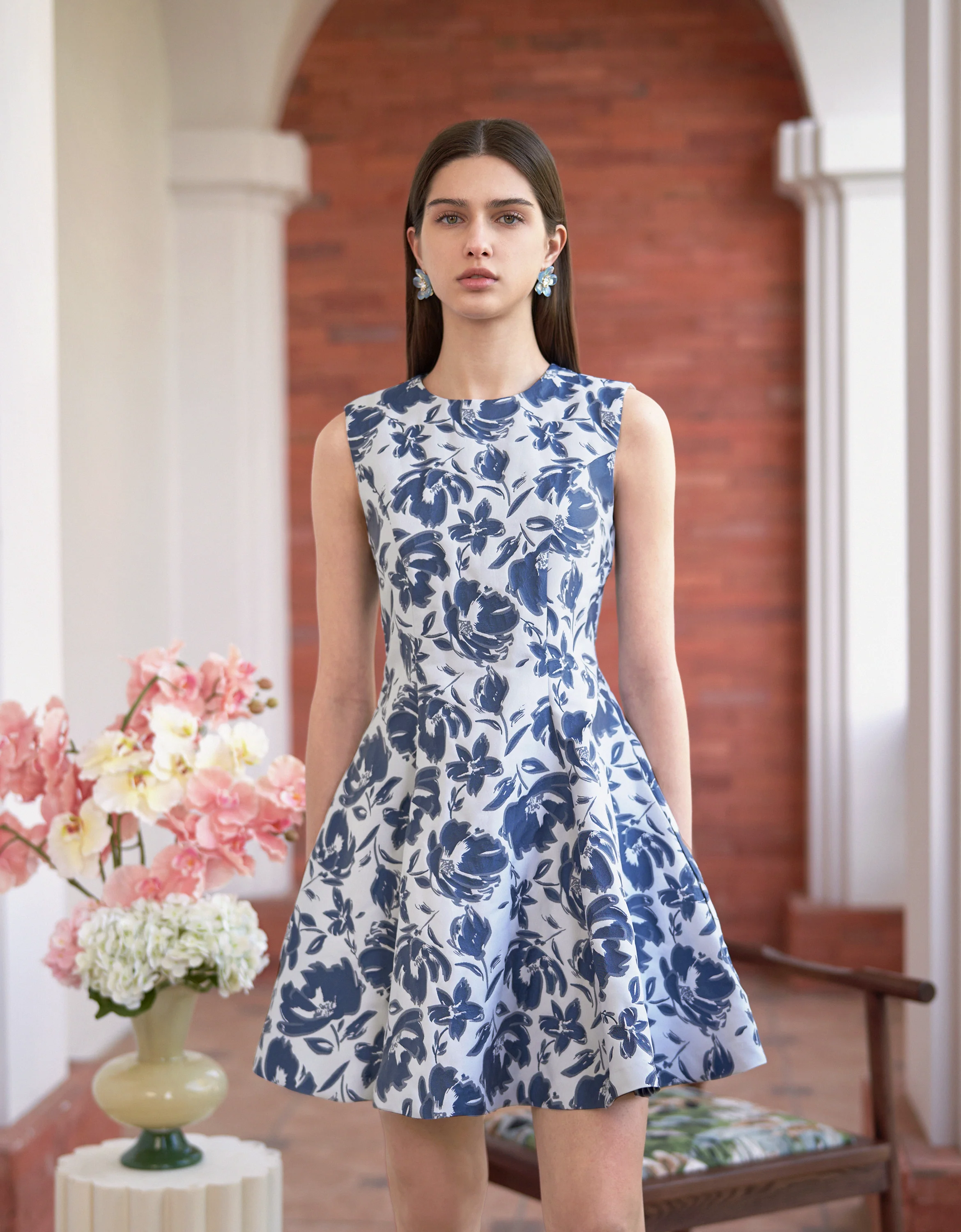 Textured Jacquard Sleeveless Floral Dress - Image 4