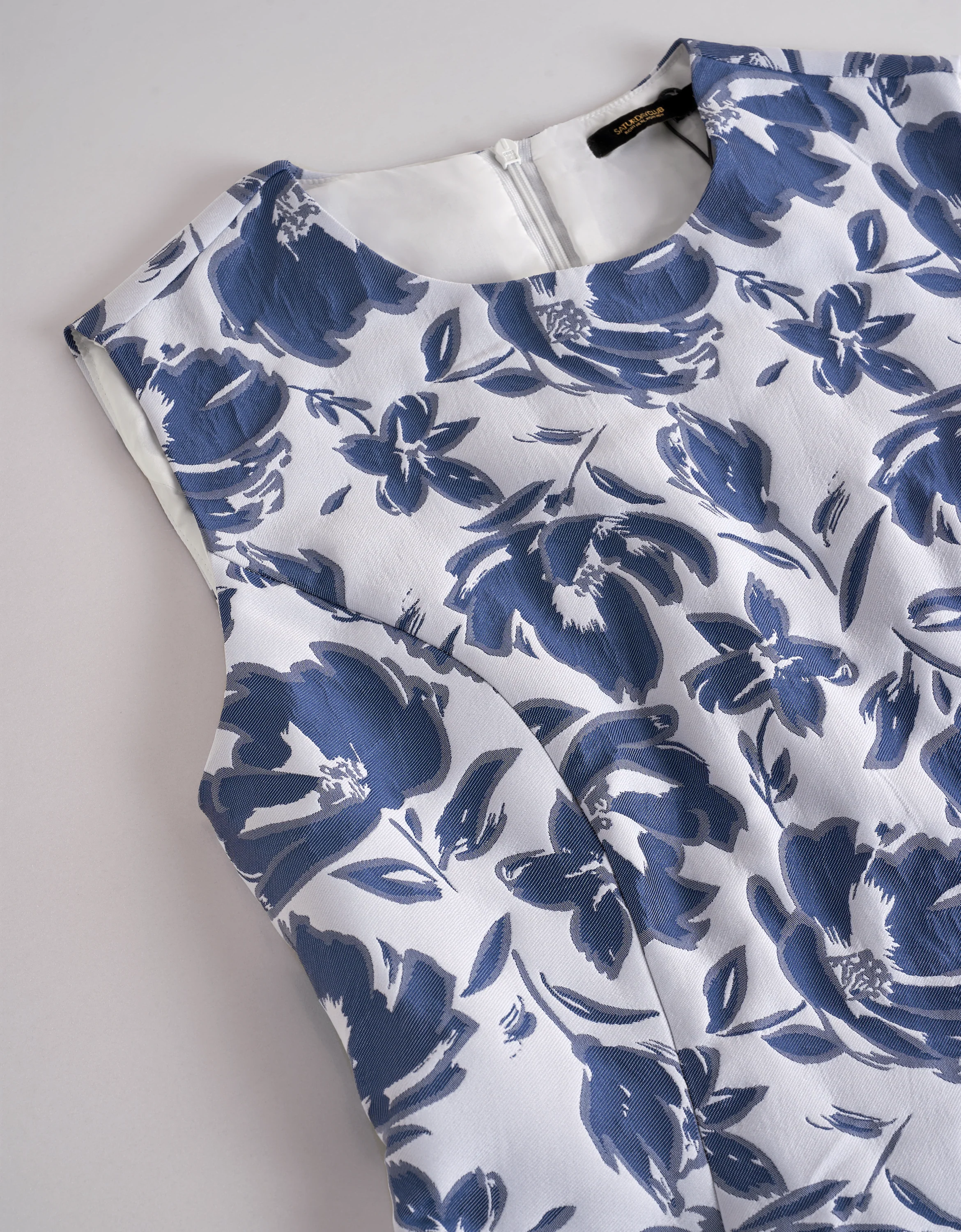 Textured Jacquard Sleeveless Floral Dress - Image 7