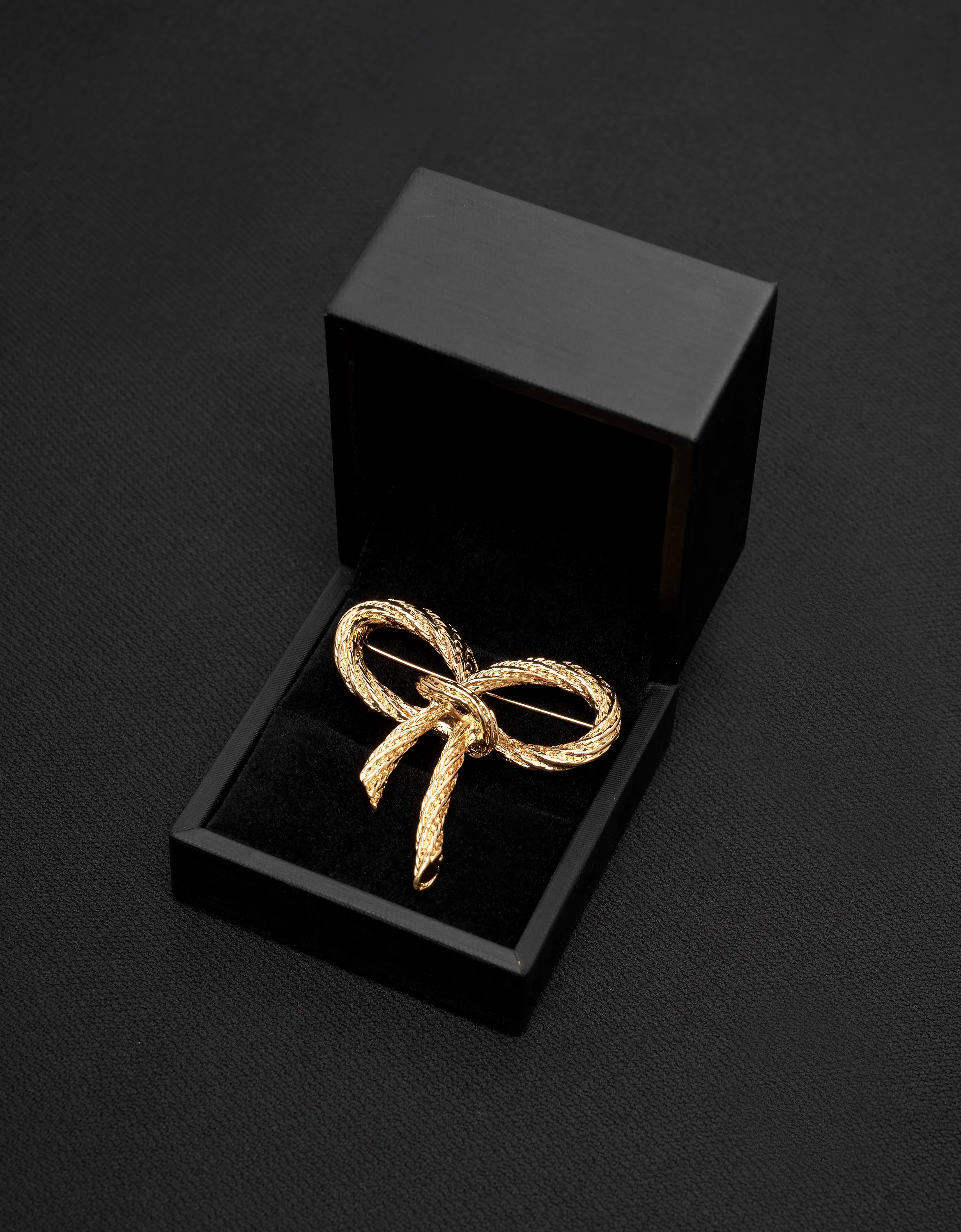 Twisted Bow Metal Brooch - Image 2
