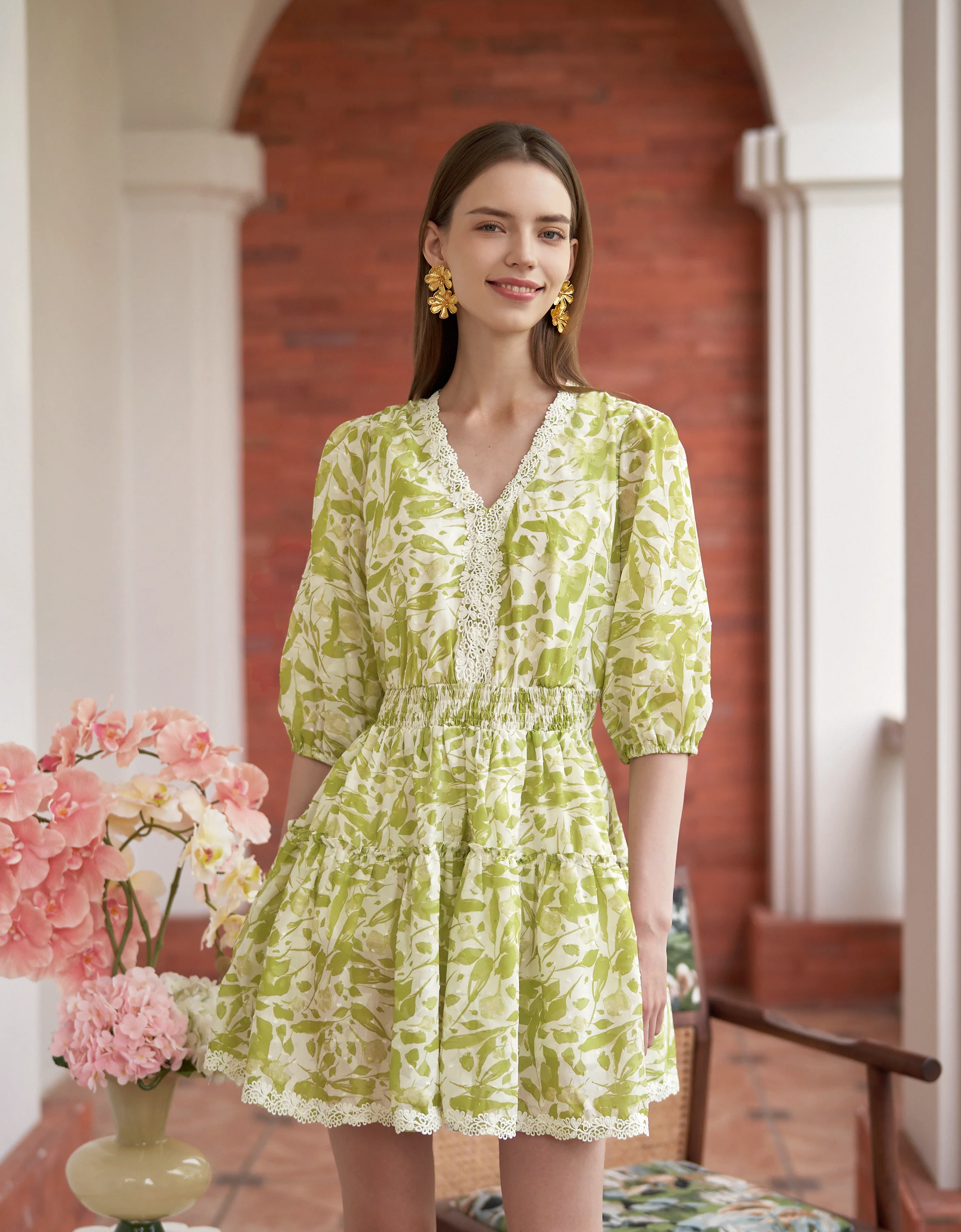 V-neck Lace Trim Floral Print Dress - Image 2