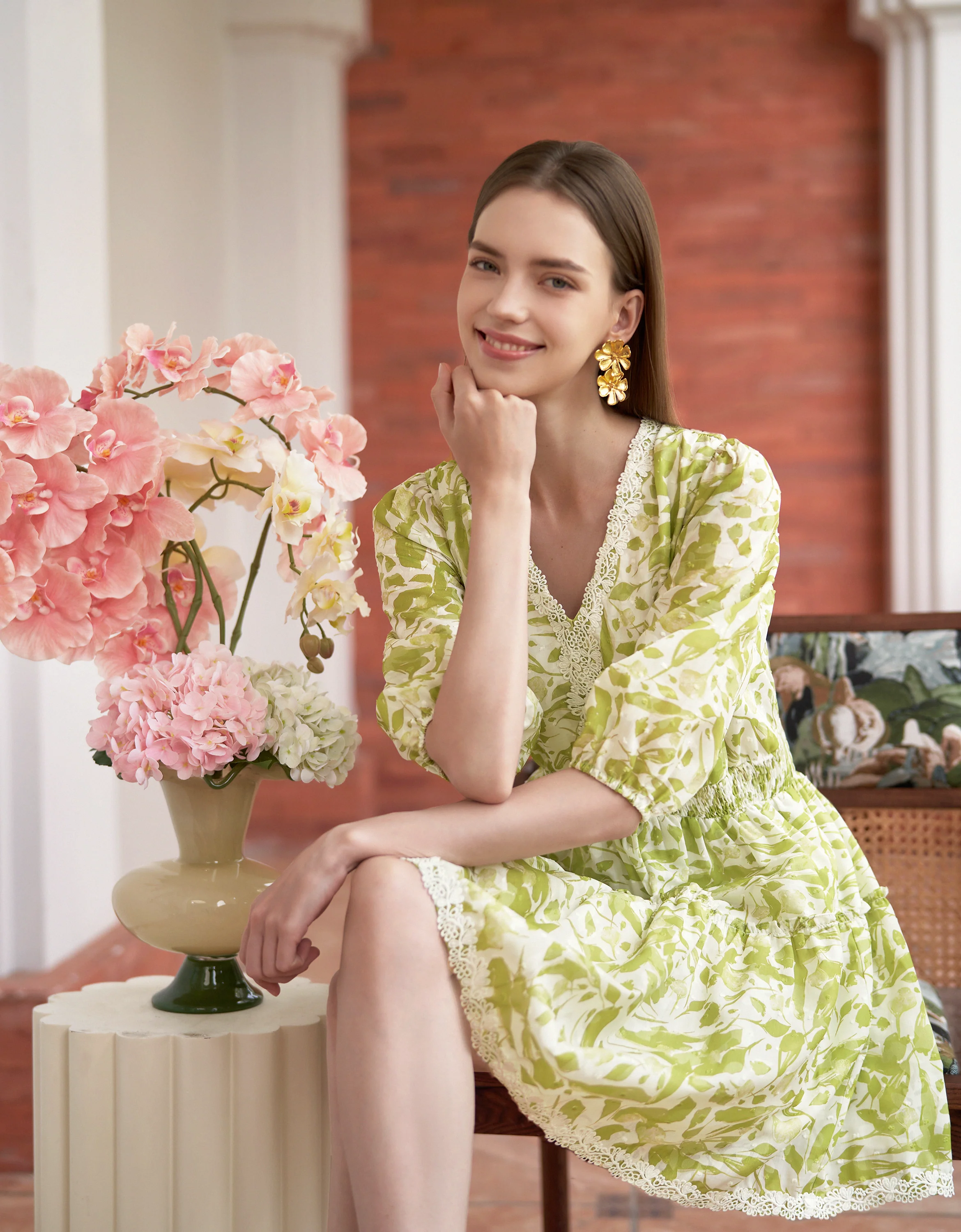 V-neck Lace Trim Floral Print Dress - Image 4