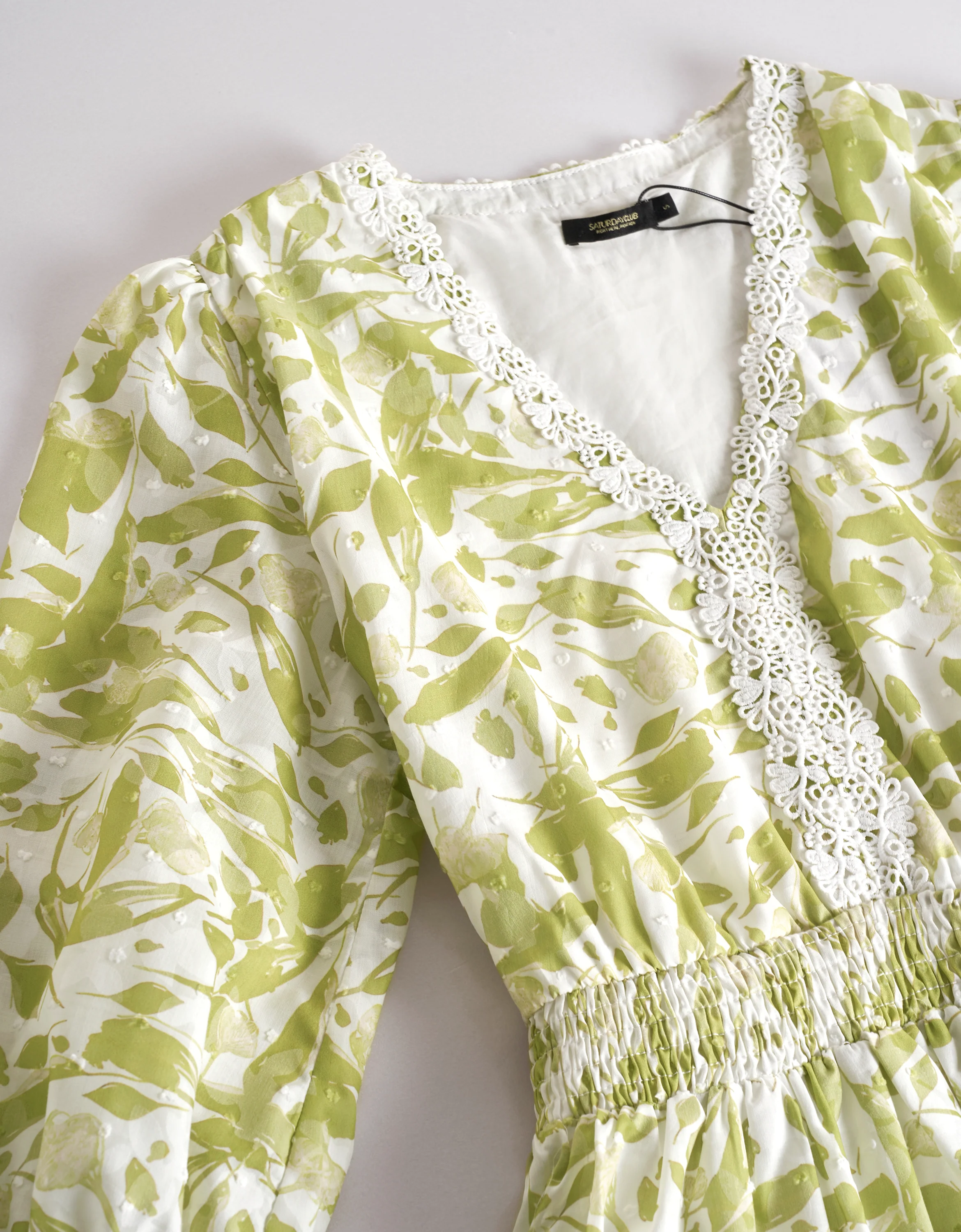 V-neck Lace Trim Floral Print Dress - Image 5