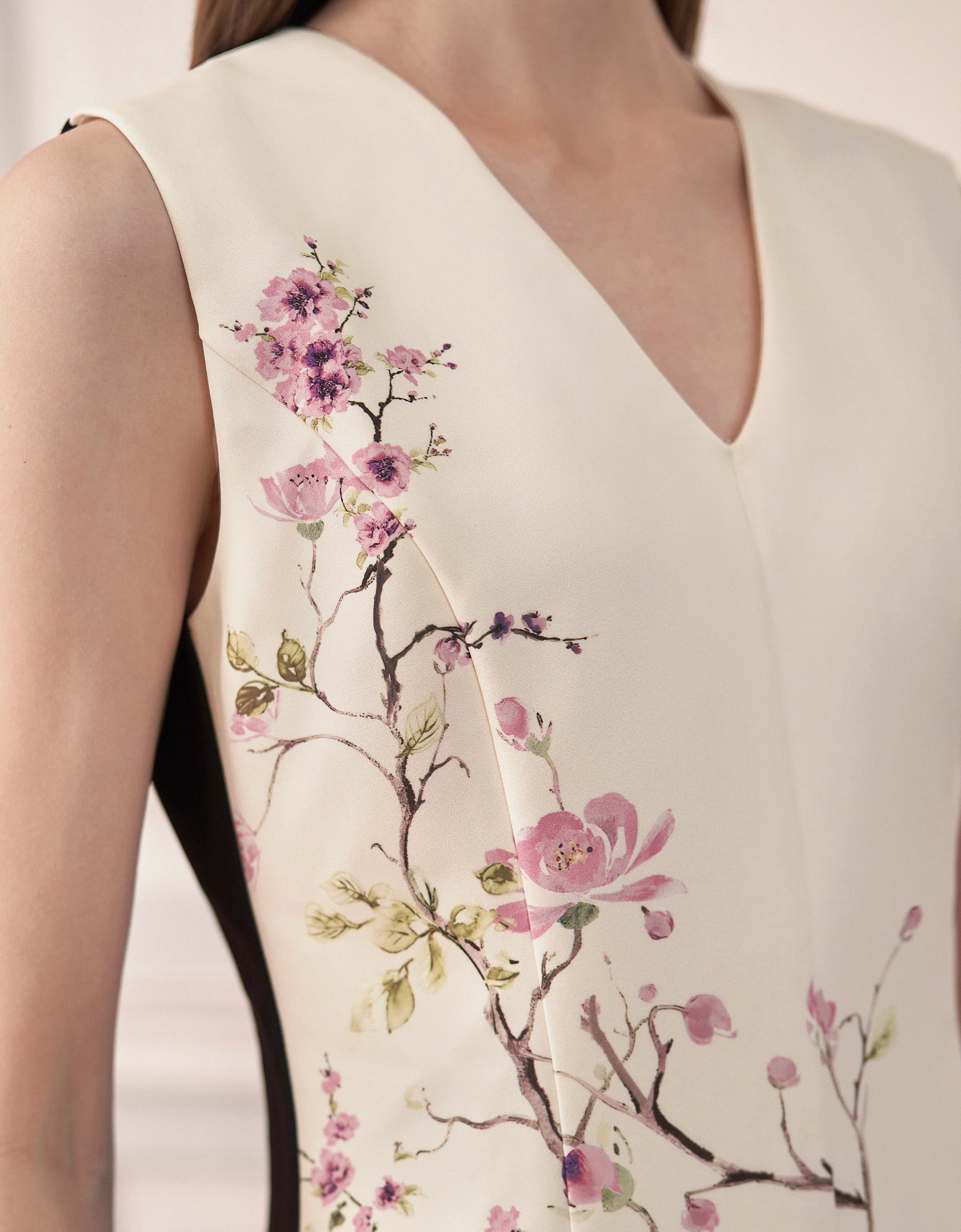 V-neck Sleeveless Floral Print Dress - Image 4