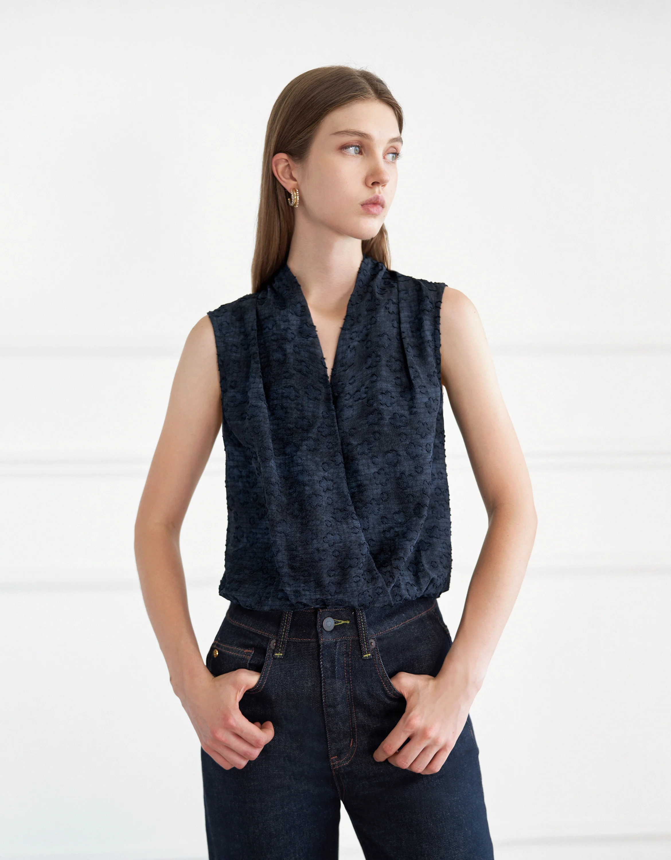 V-neck Sleeveless Jacquard Top