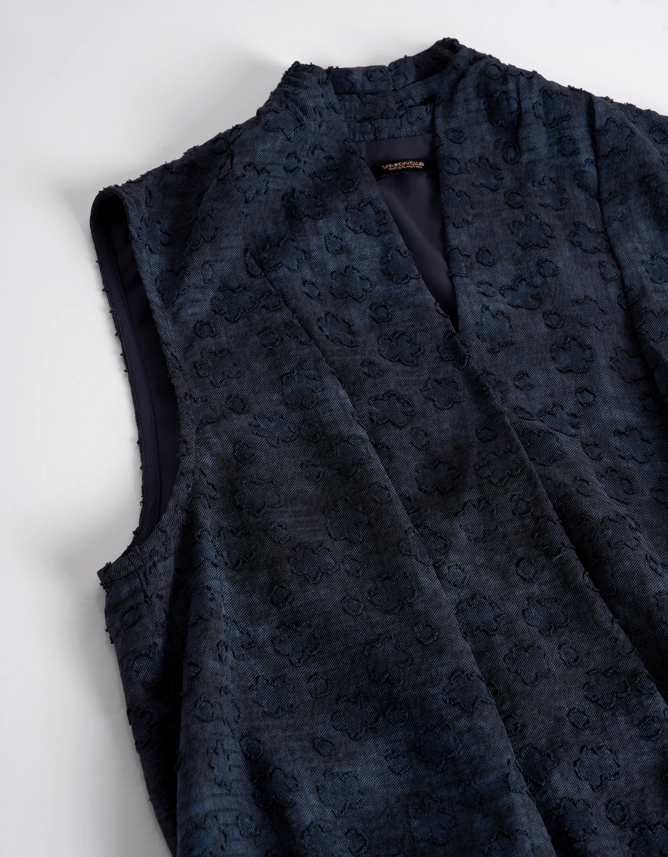 V-neck Sleeveless Jacquard Top - Image 5