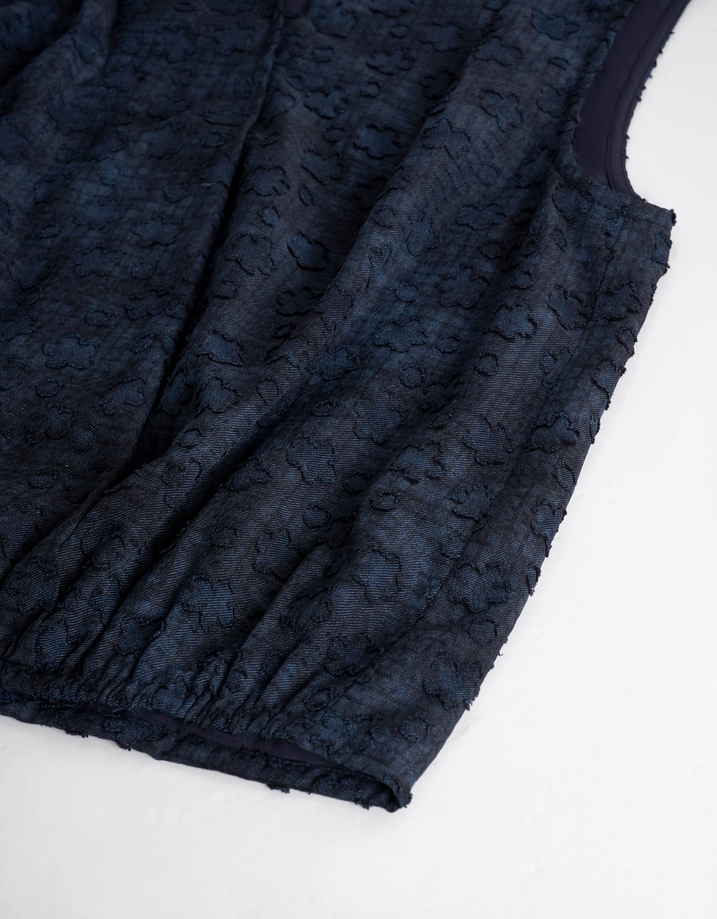 V-neck Sleeveless Jacquard Top - Image 6