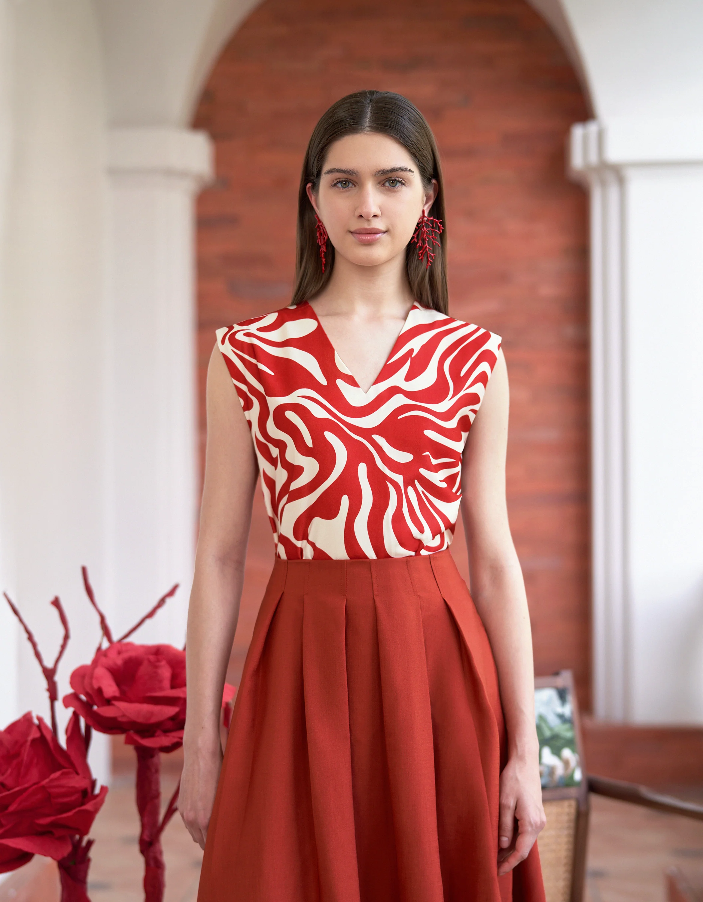 V-neck Sleeveless Print Top - Image 2