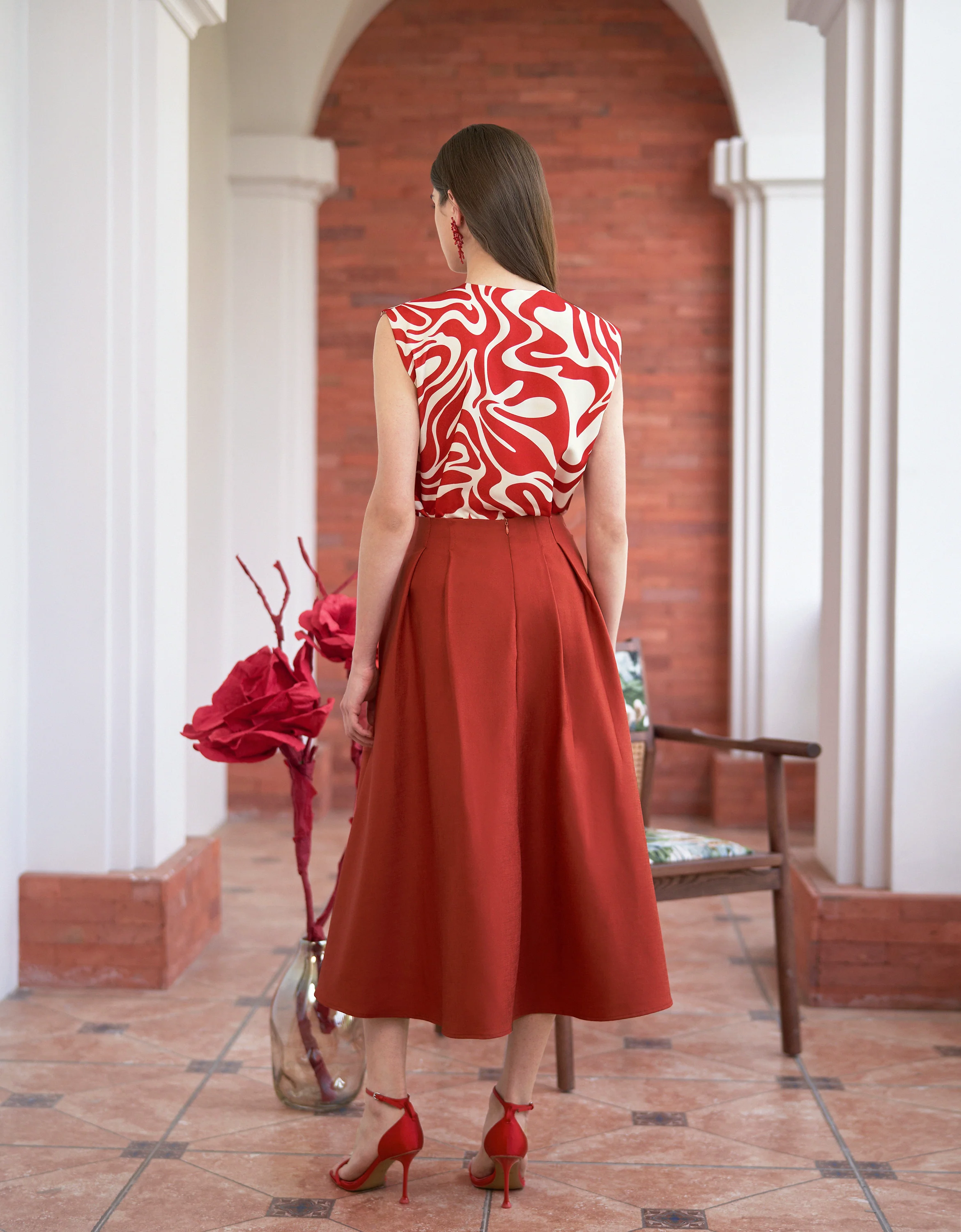 V-neck Sleeveless Print Top - Image 3